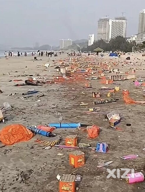 转央广网报道：跨年夜惠州一海滩留下满地烟花垃圾？属实
