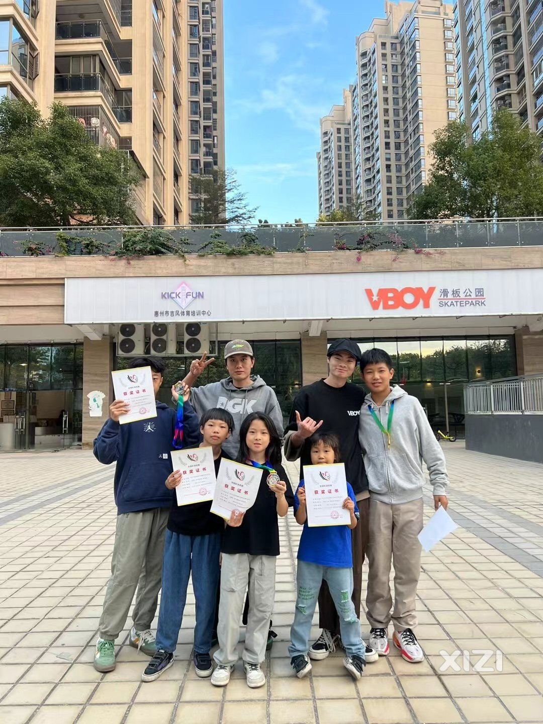 2023全国U系列青少年滑板赛，VBOY惠州校区共派出13名队员参赛。