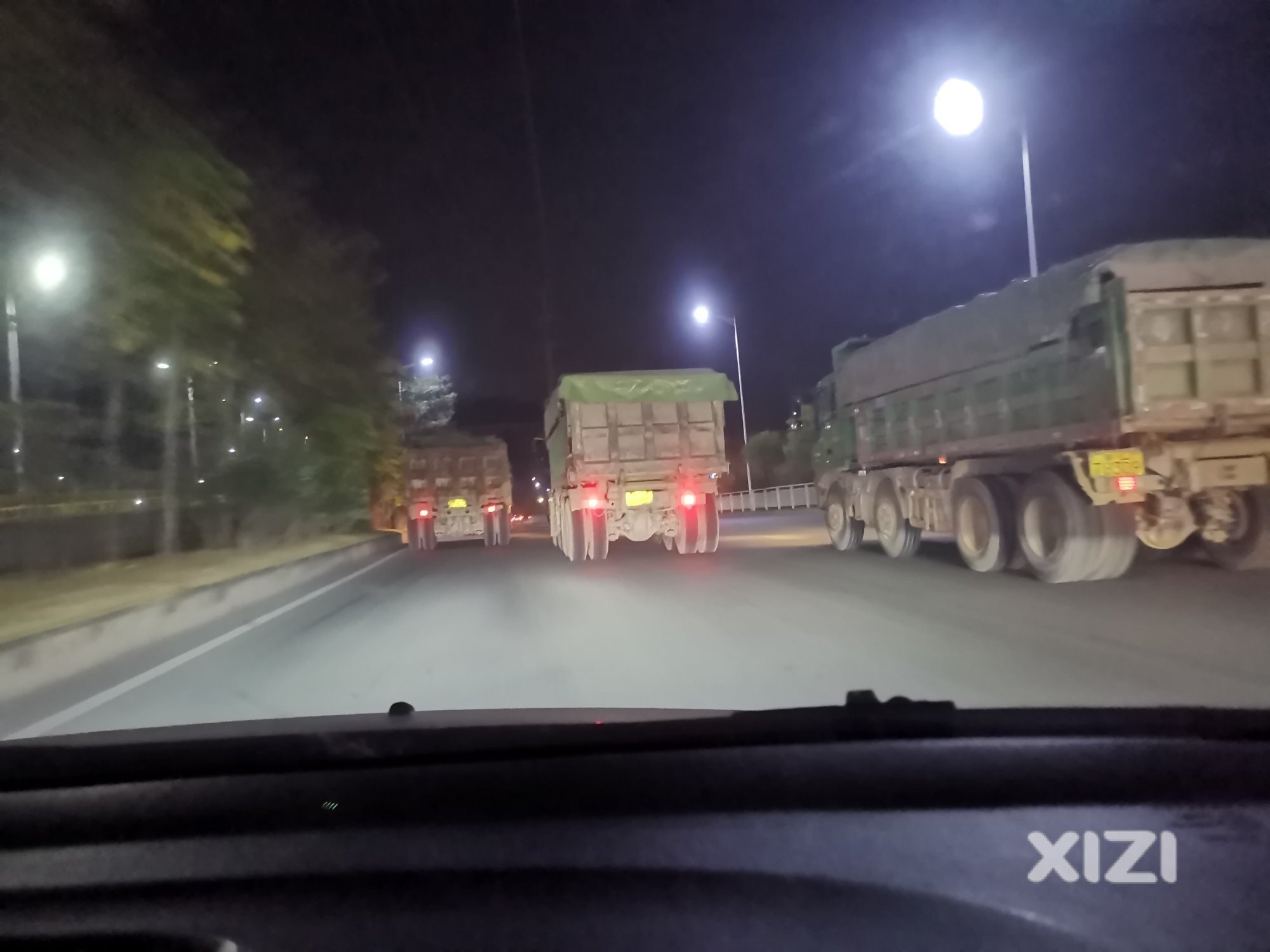 今晚仲恺隧道是泥头车