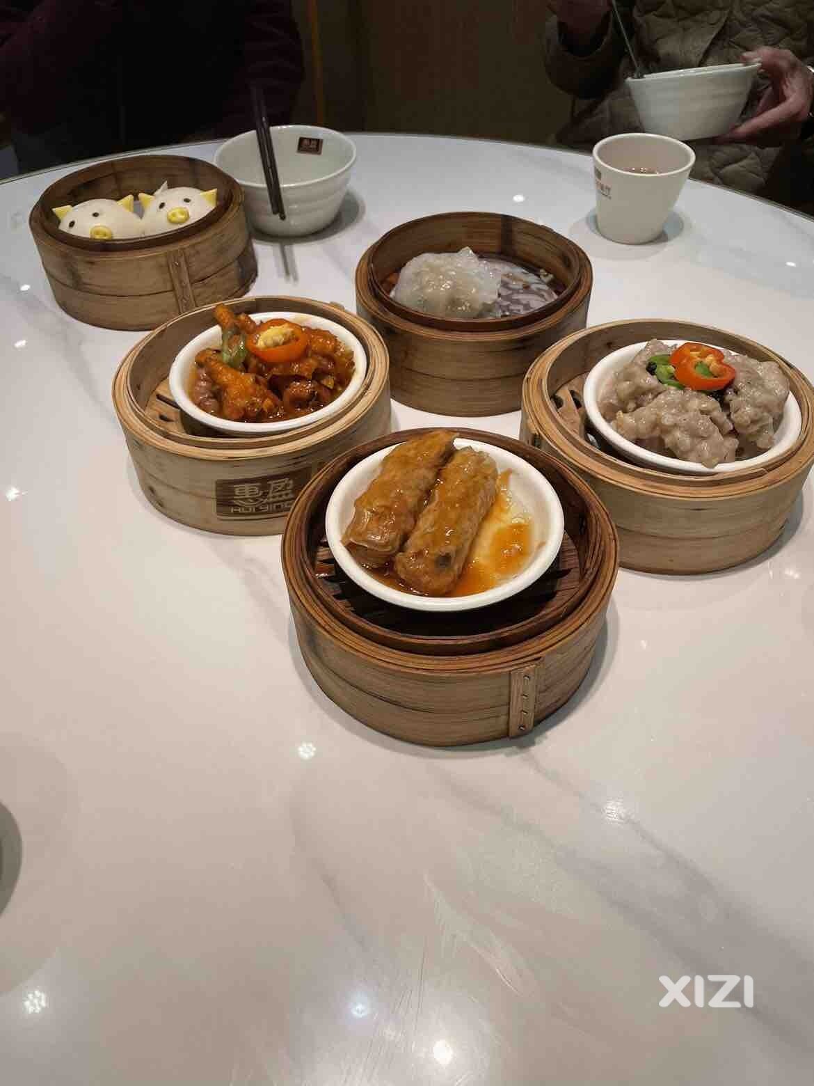 仲恺连个吃早茶的地方都没有，要跑到市区才有的吃，你们说怎么办？