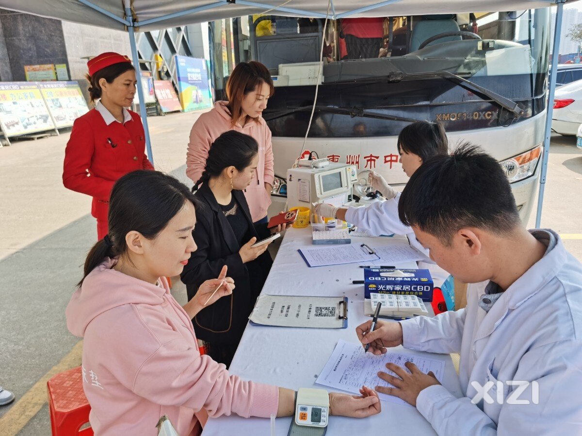 履行企业社会责任，光辉家居CBD举行爱心献血公益活动