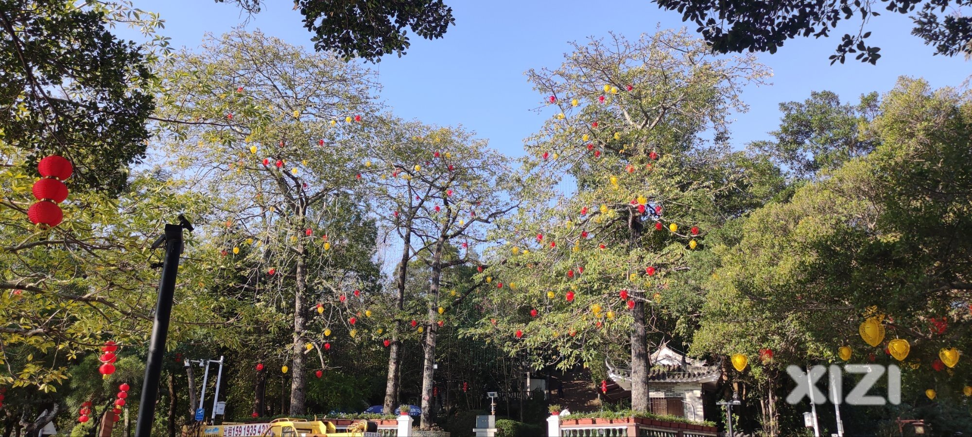 小型花灯正在制作