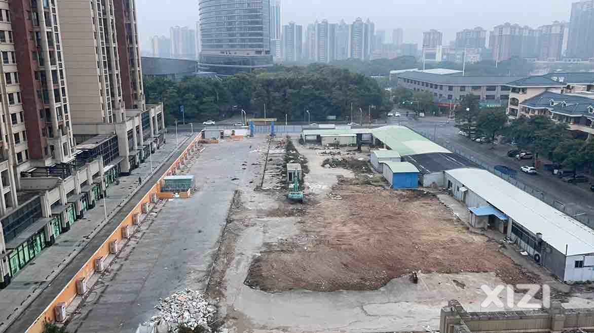 求助：水口皇冠假日酒店和隆生皇冠花园间的这块地是做什么的。