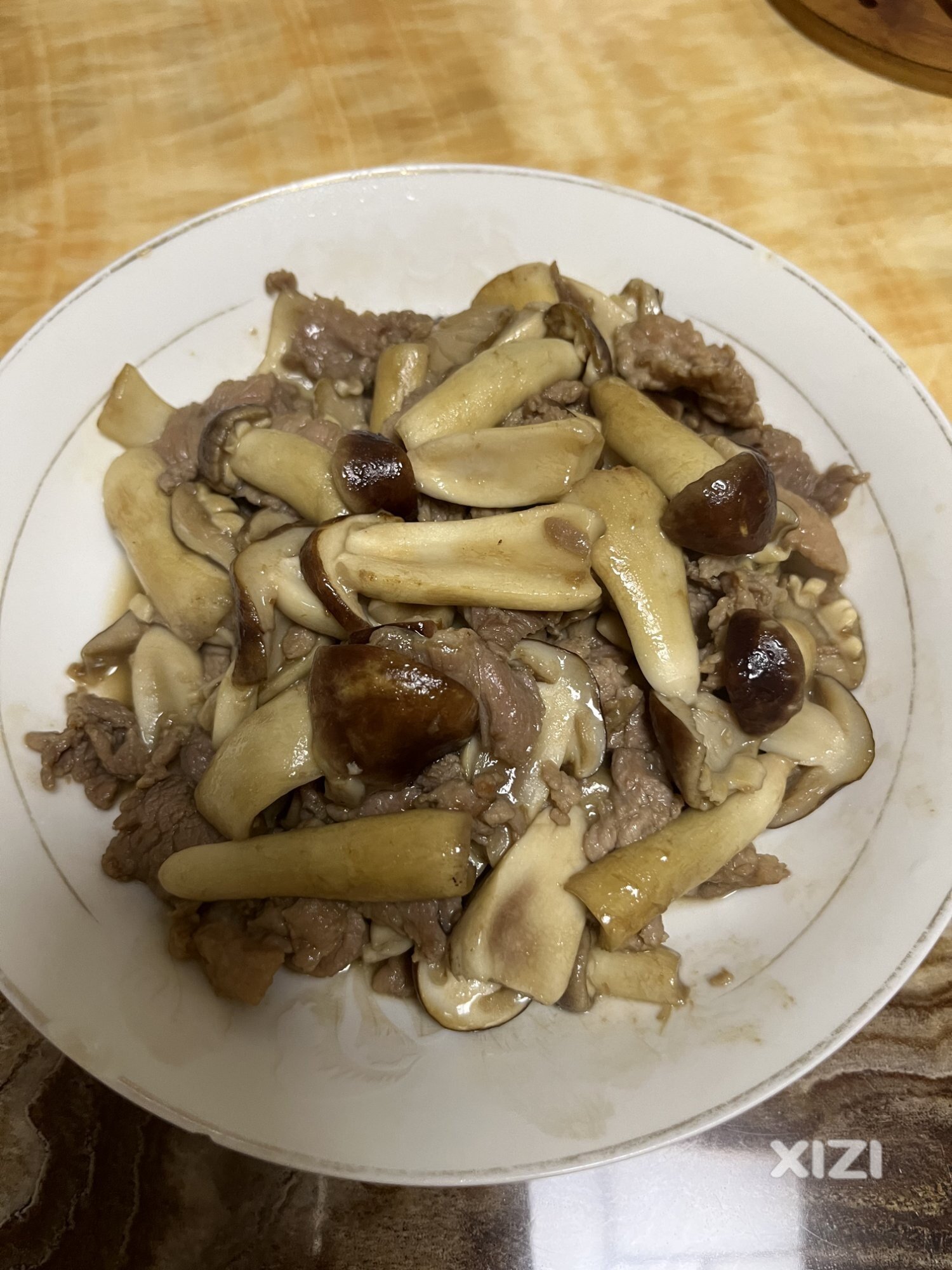 据了解，红松茸口感好