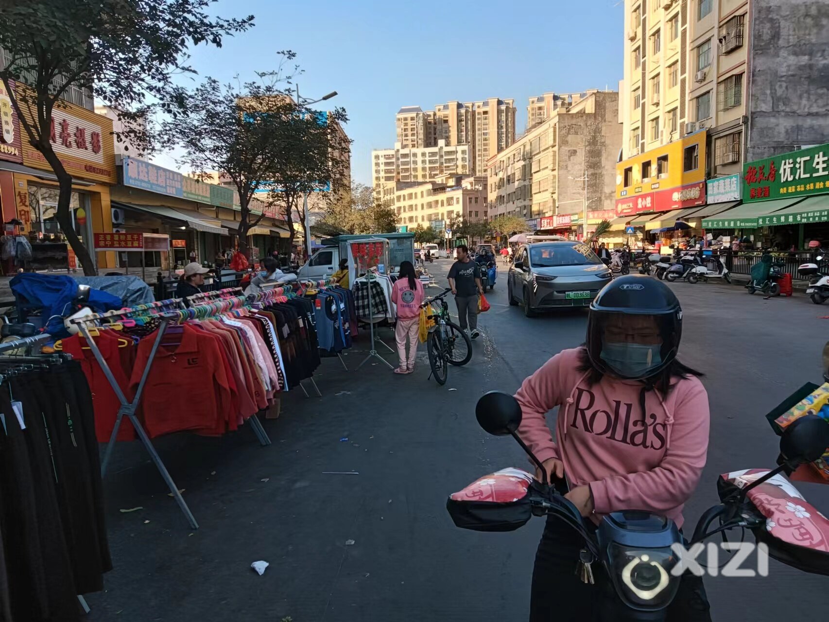 惠东一个耻辱；地摊强占路道，没执法人员管理（该不会收黑钱吧）