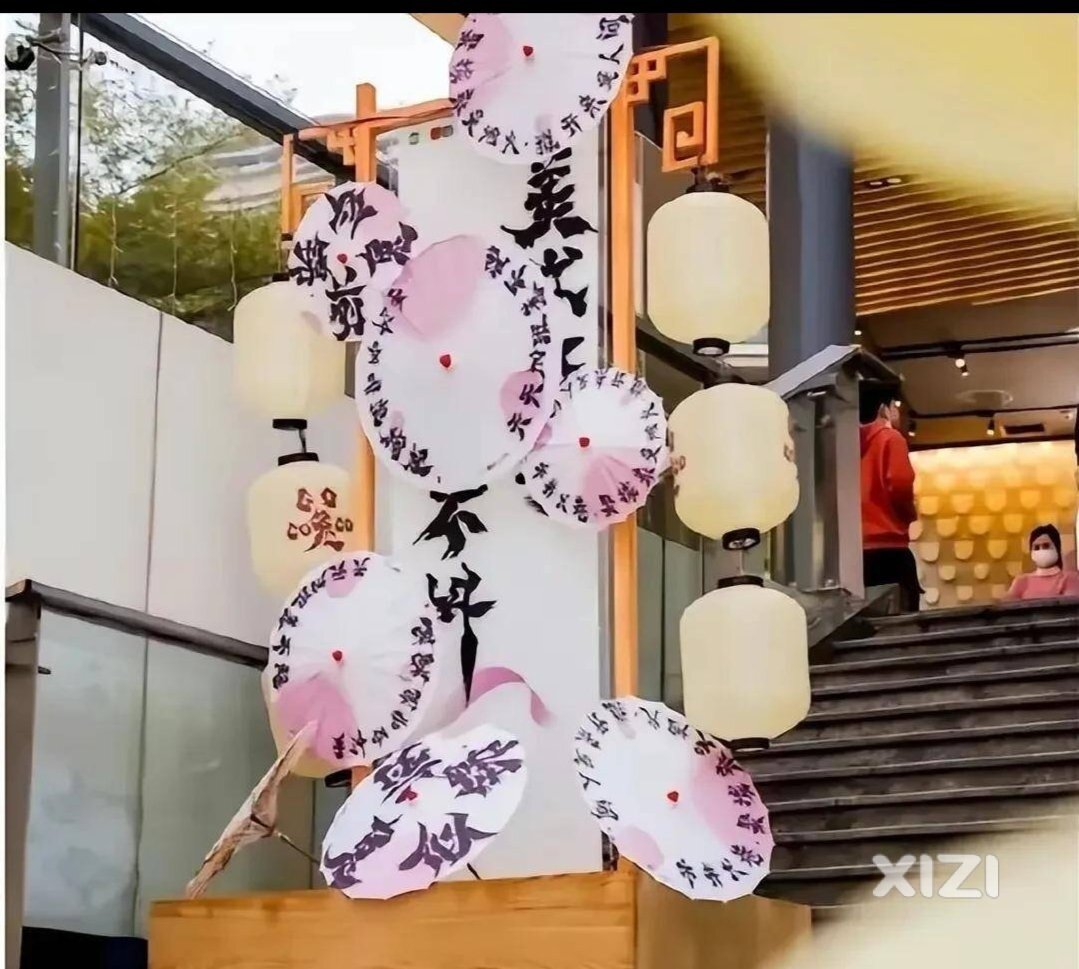 倭风十足！深圳春节市集挂满日本白灯笼