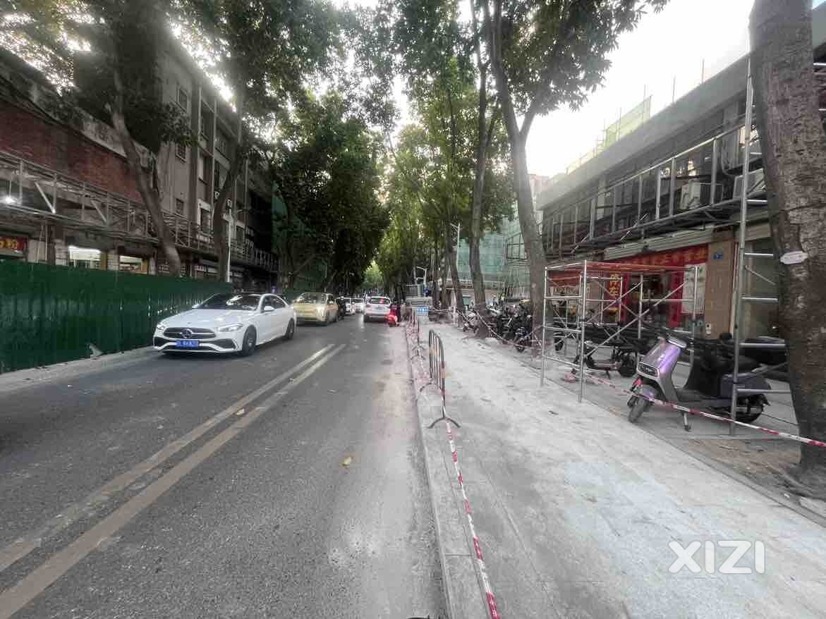 步行街这条路给它们这样搞一下