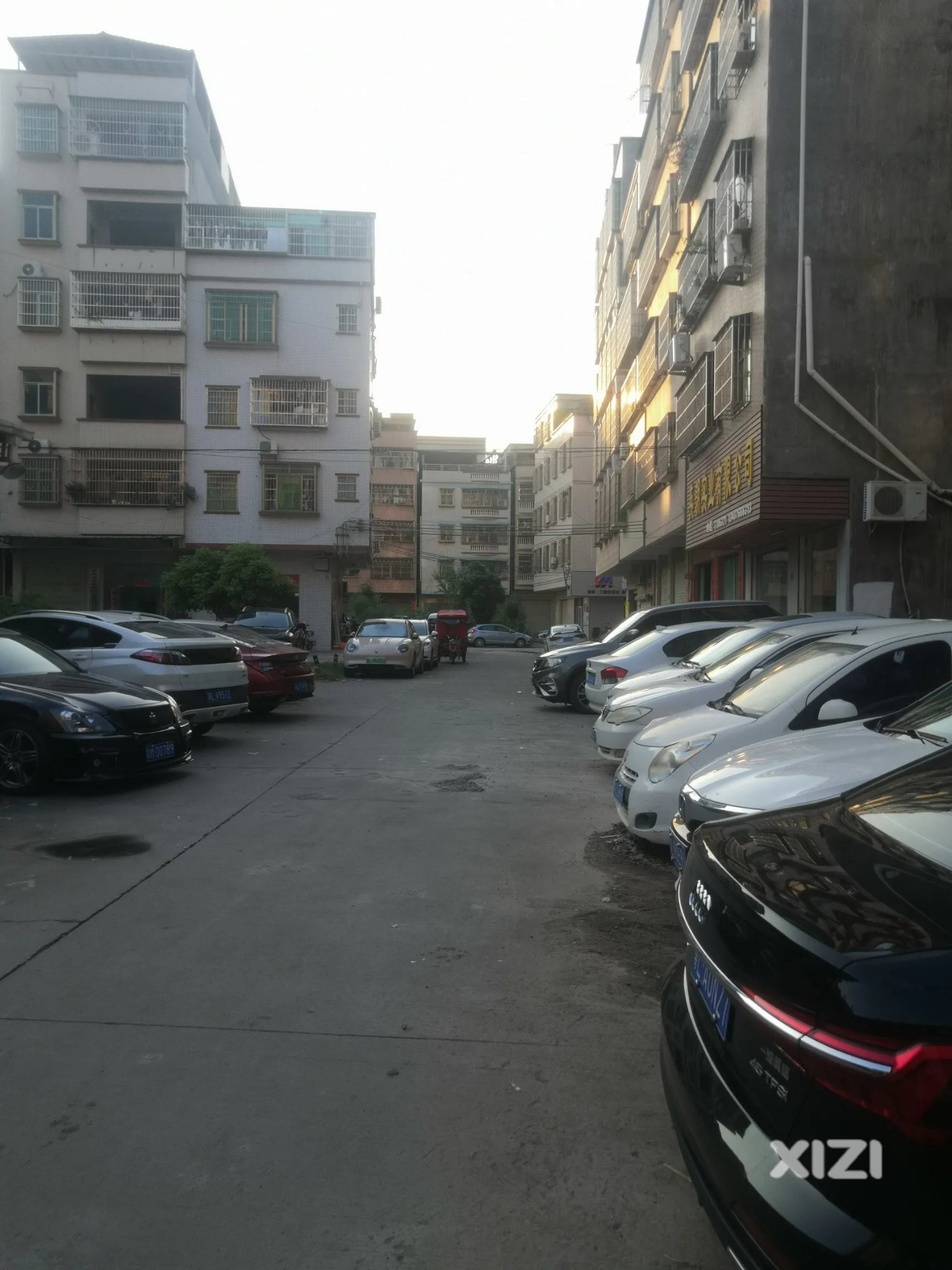 寻找车牌号为粤L A8Z41黑色本田雅阁的车主，