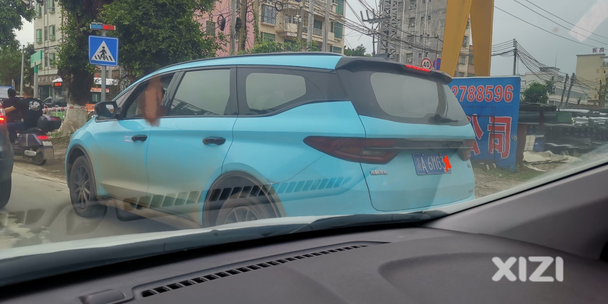 在水口龙湖有见过这么个性化开车吗？