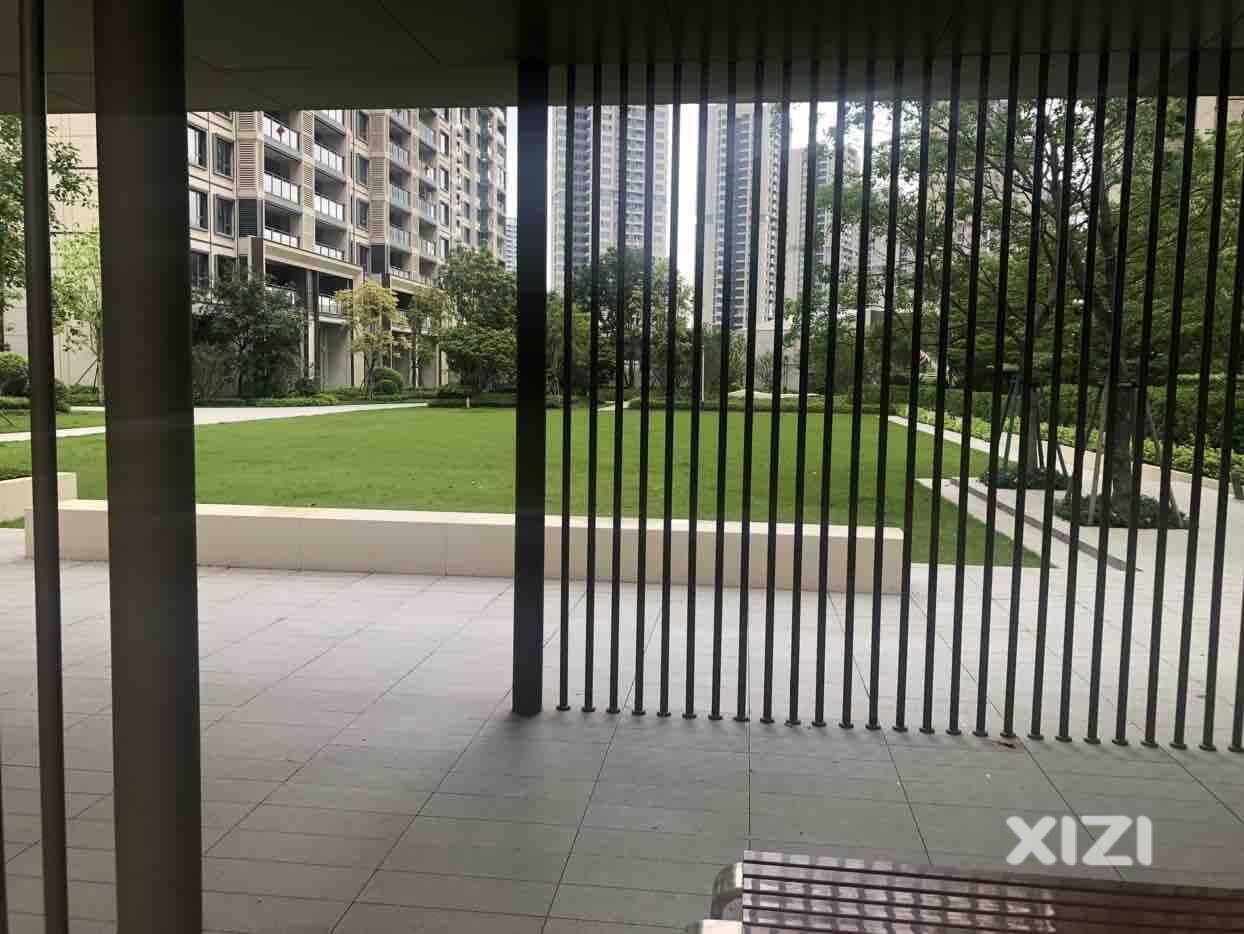 你们住的小区，有这样大的阳光大草坪吗？