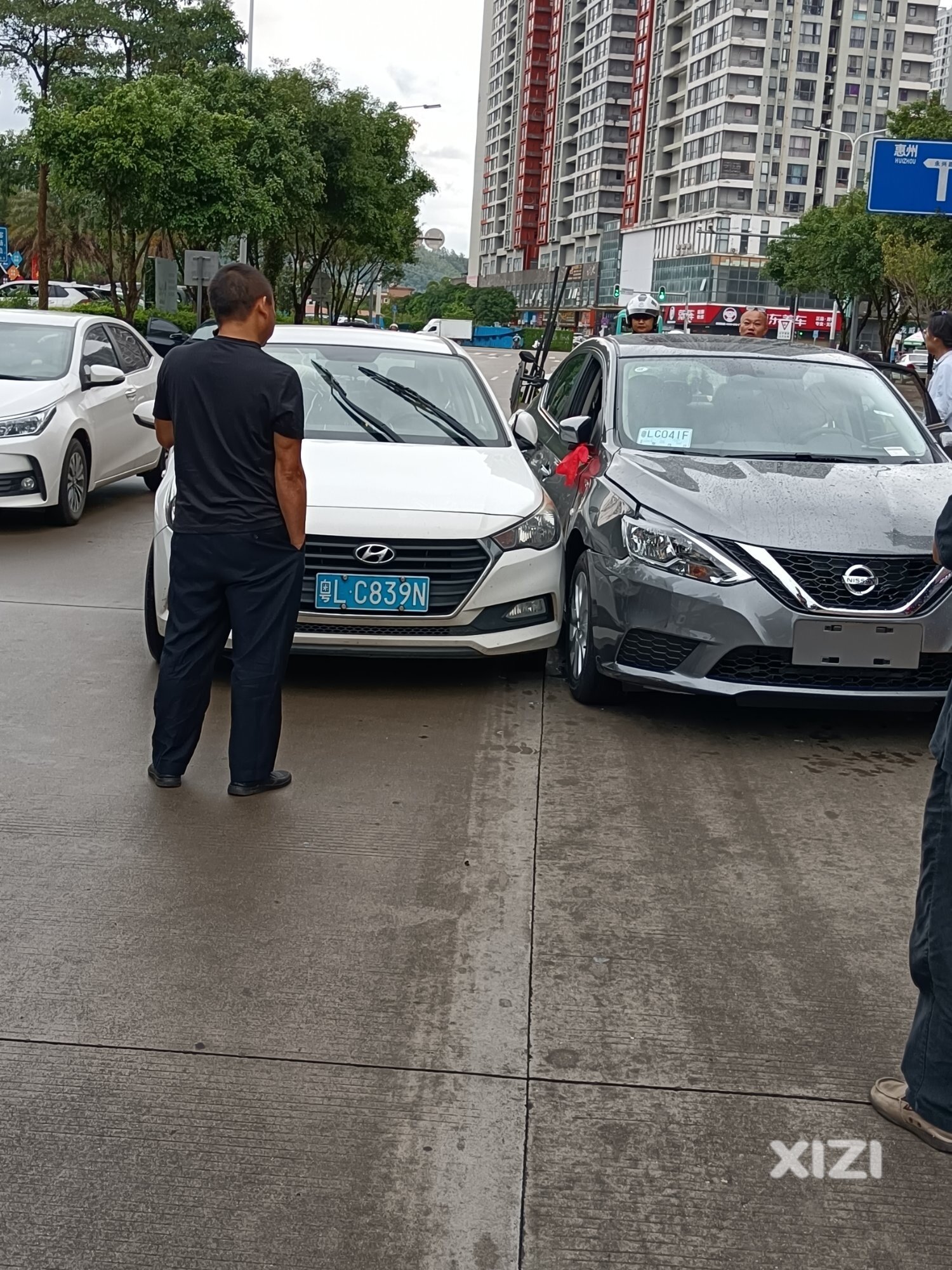 新车还没上牌，就碰车