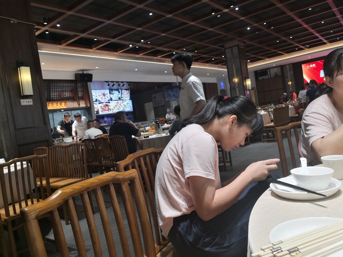 “性价比”高的餐厅，菜品现在觉得也不咋地