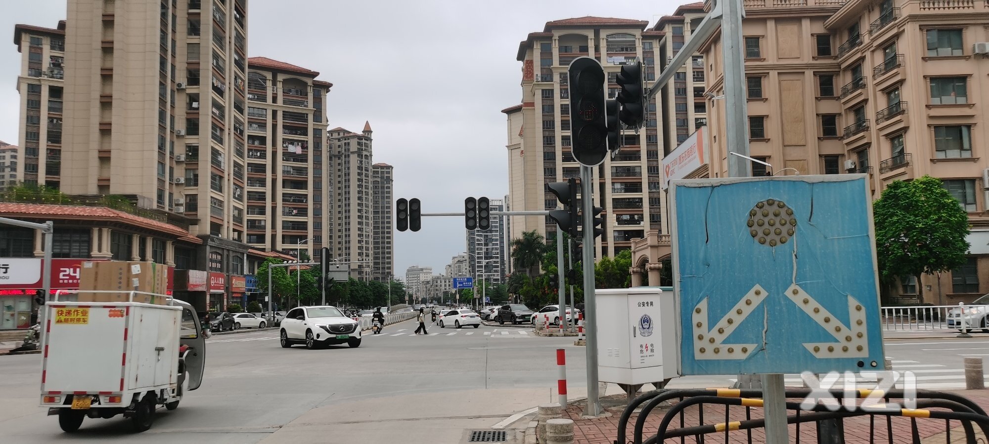 惠东青云名门路段红绿灯，为什么长期黄灯？甚至没有开