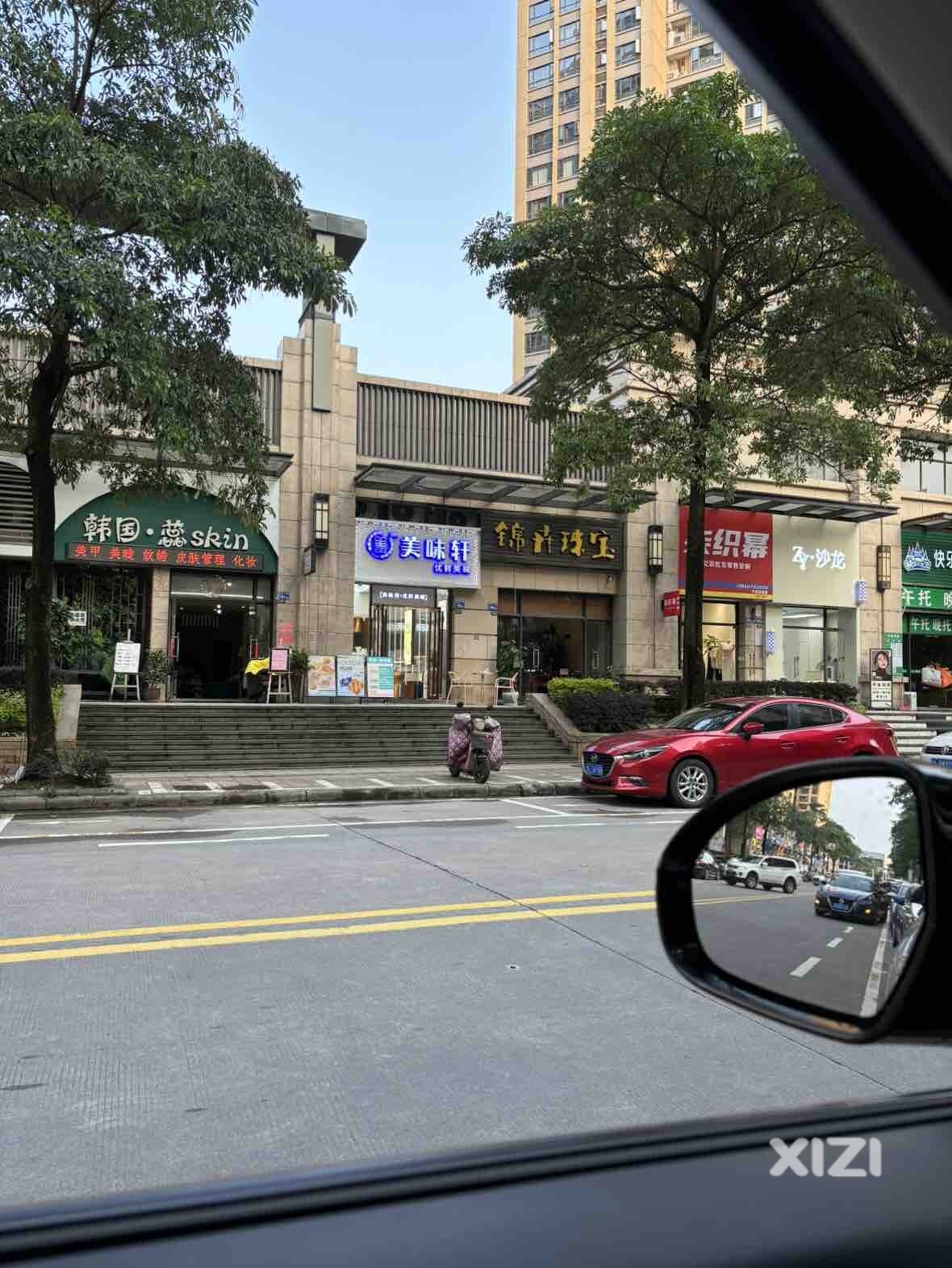 来看看惠州高素质车主是怎么停车的