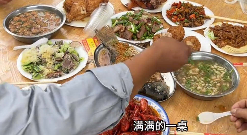 这网友，没喝过汤？