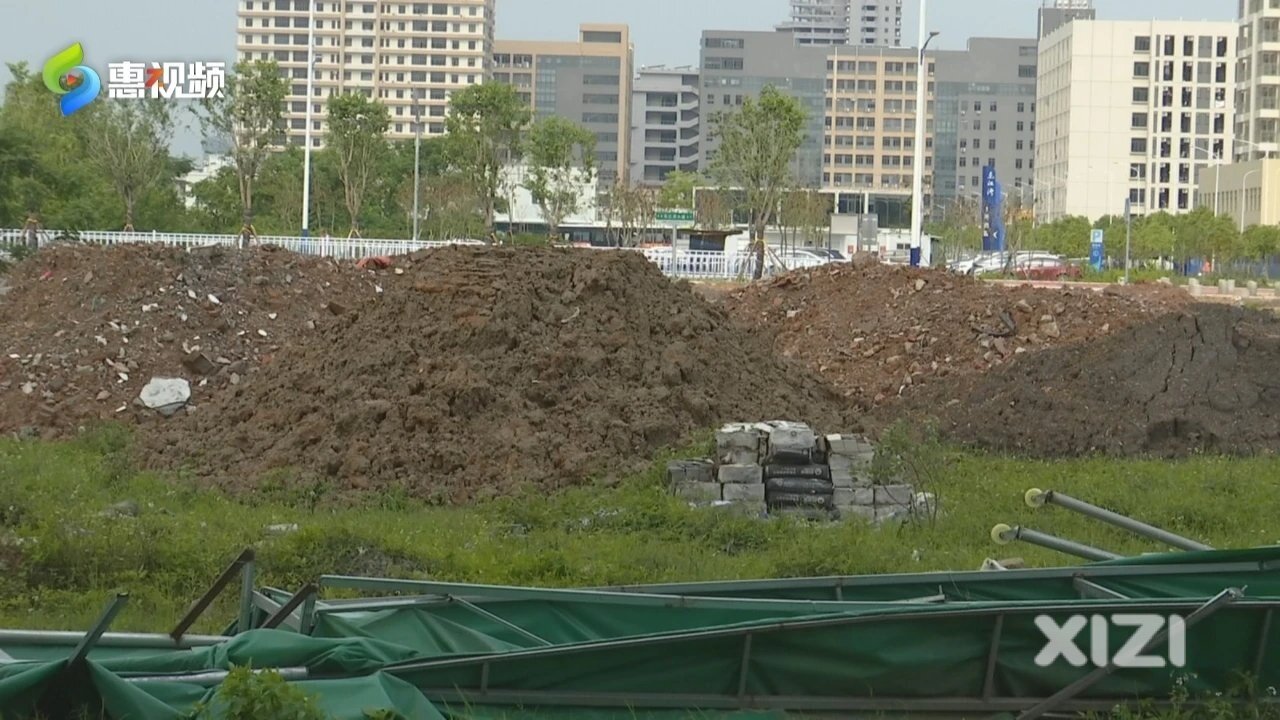 1000立方米！深夜多辆渣土车偷倒建筑渣土……