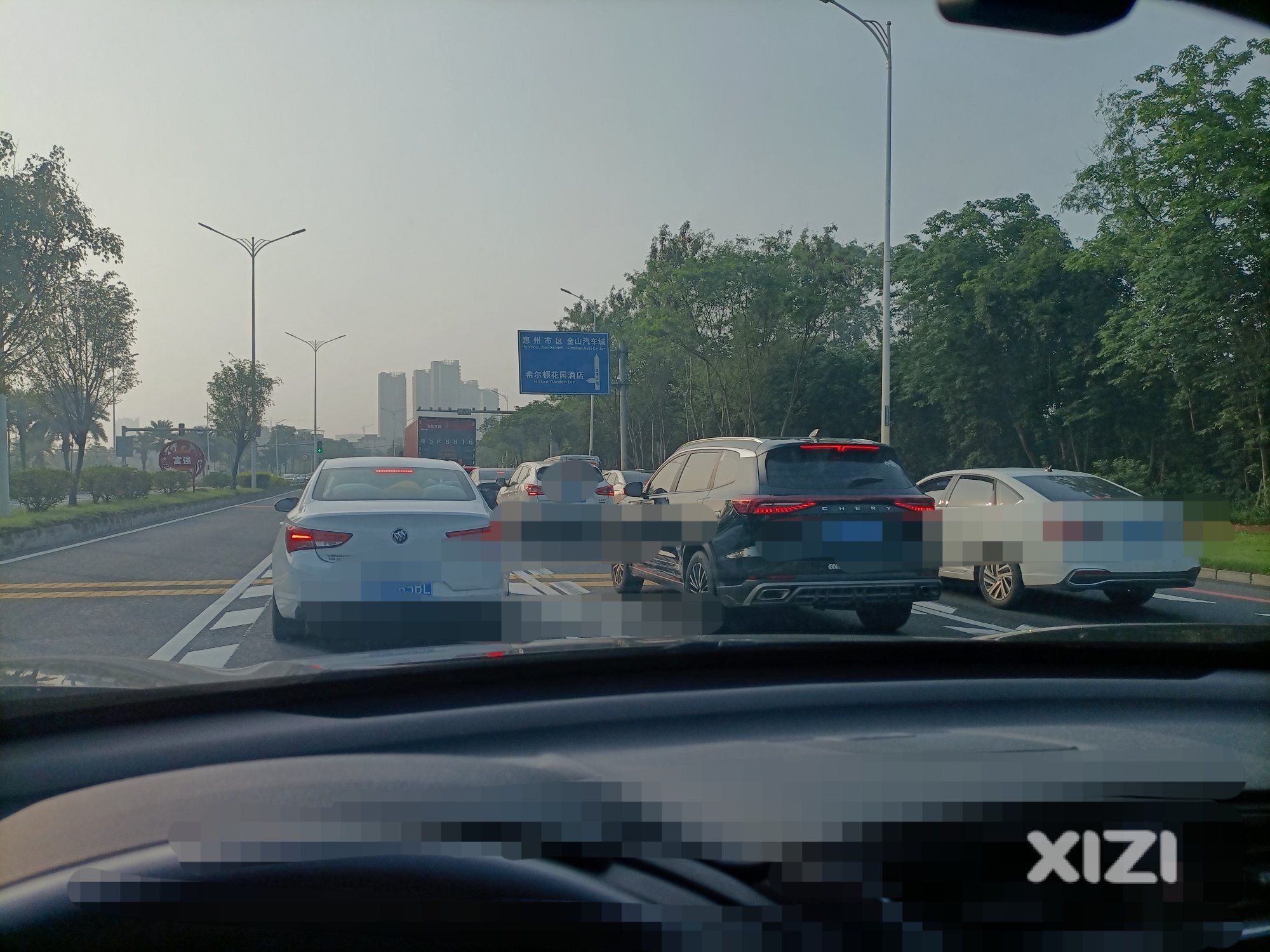 吐槽一下惠博路奥林匹克花园红绿灯下路线画道