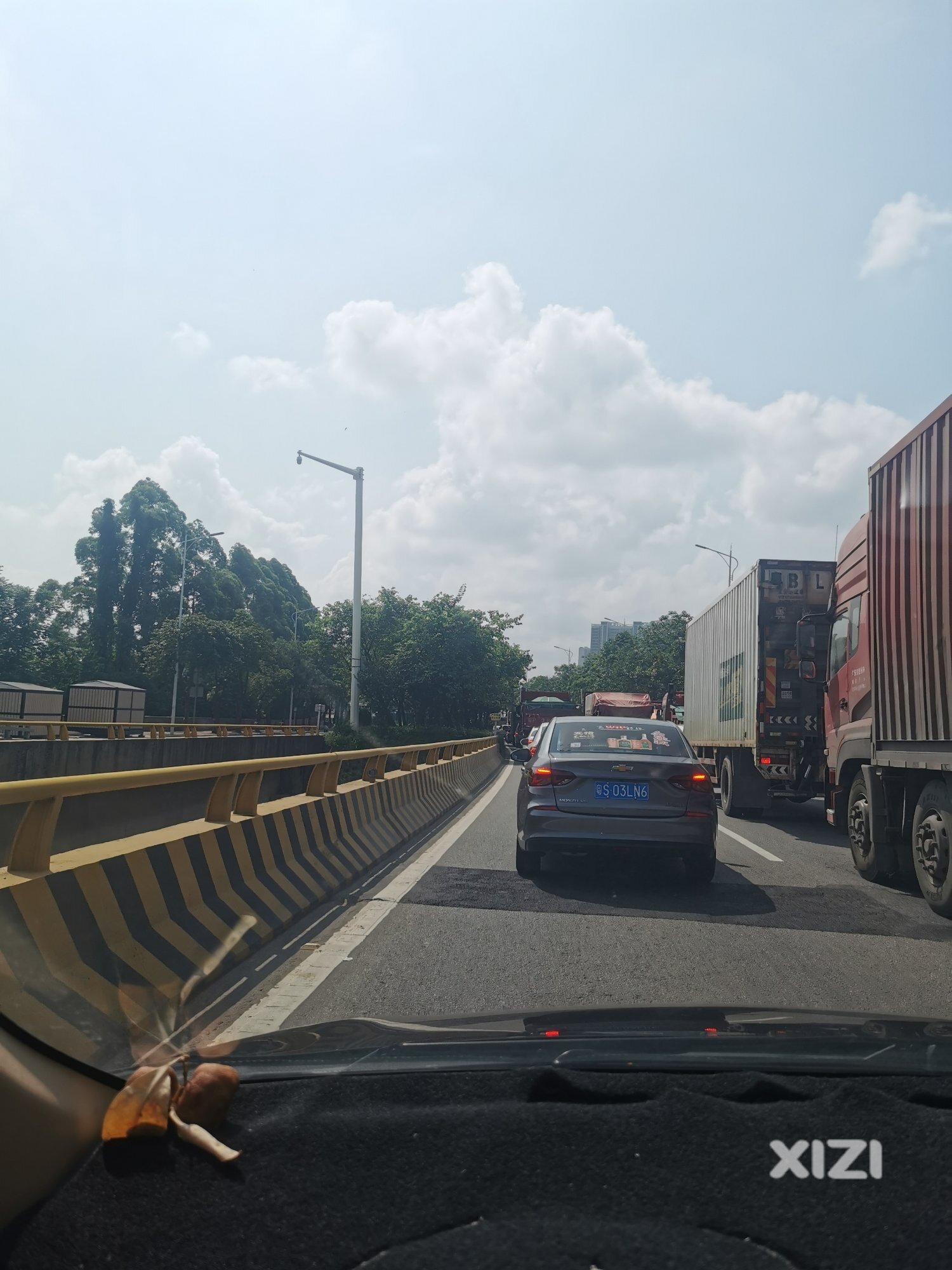 中信大桥超级大塞车