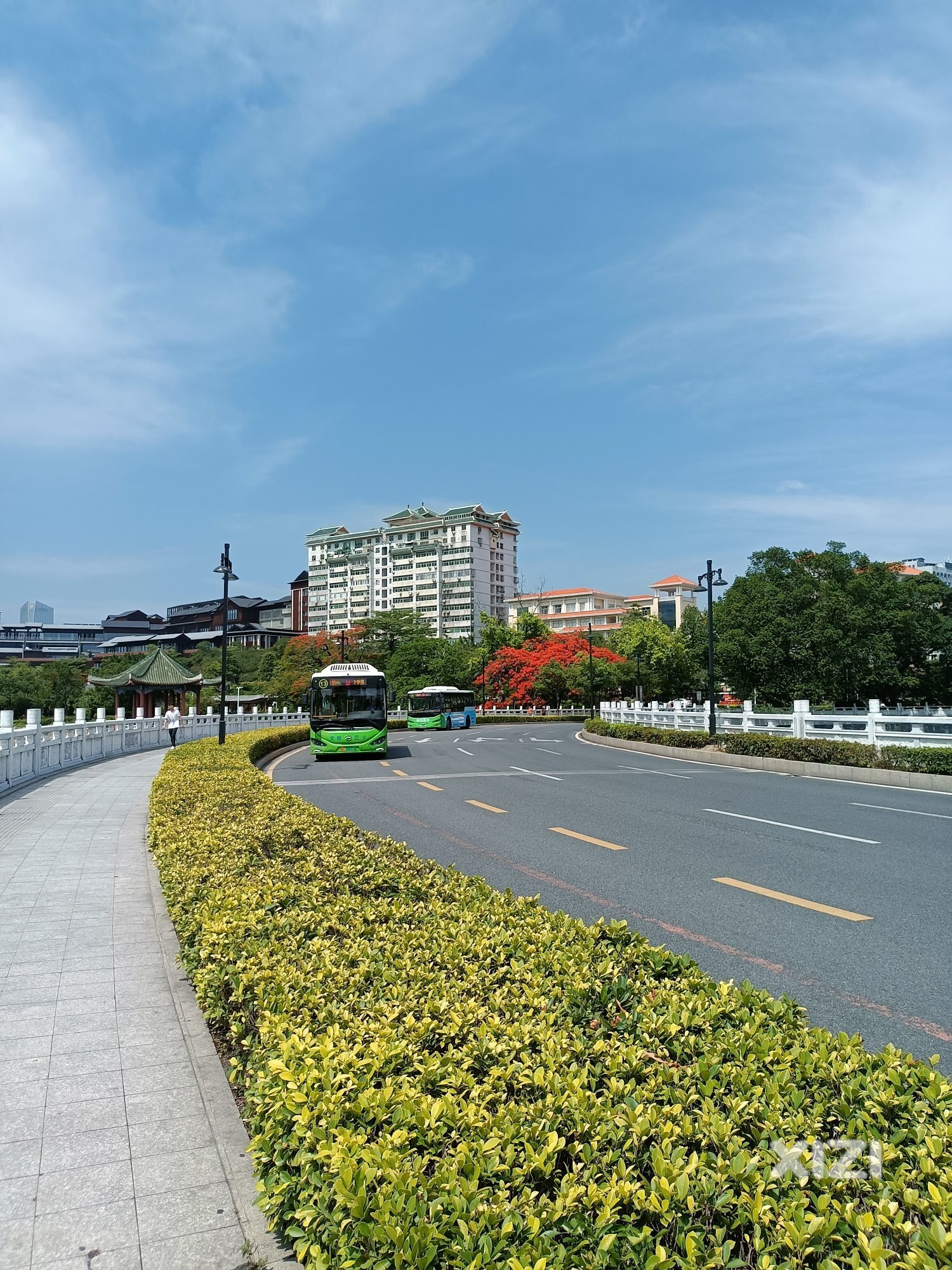 桥东环岛闲游