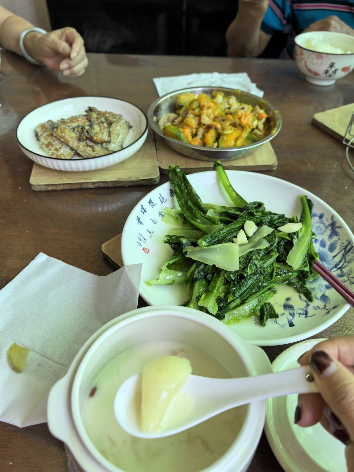 吃饭勒