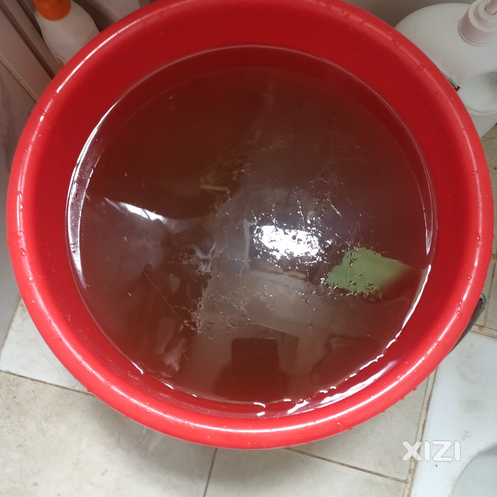 水口湖滨整个五楼以上全部断水。今天已经是第七天，有没人管了