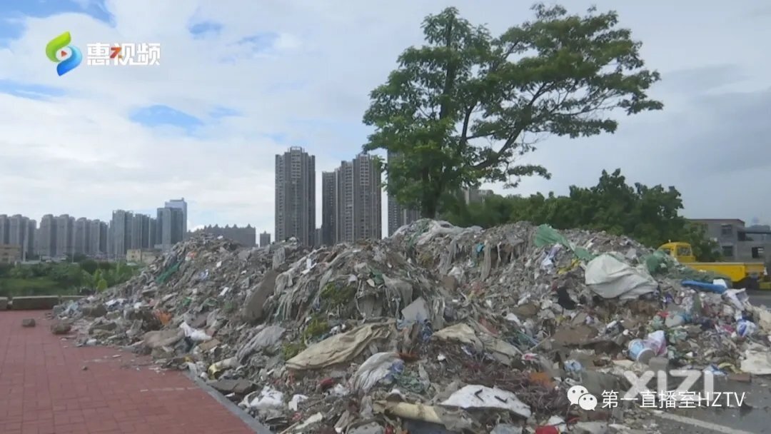 一夜之间，此地惊现“垃圾山”！