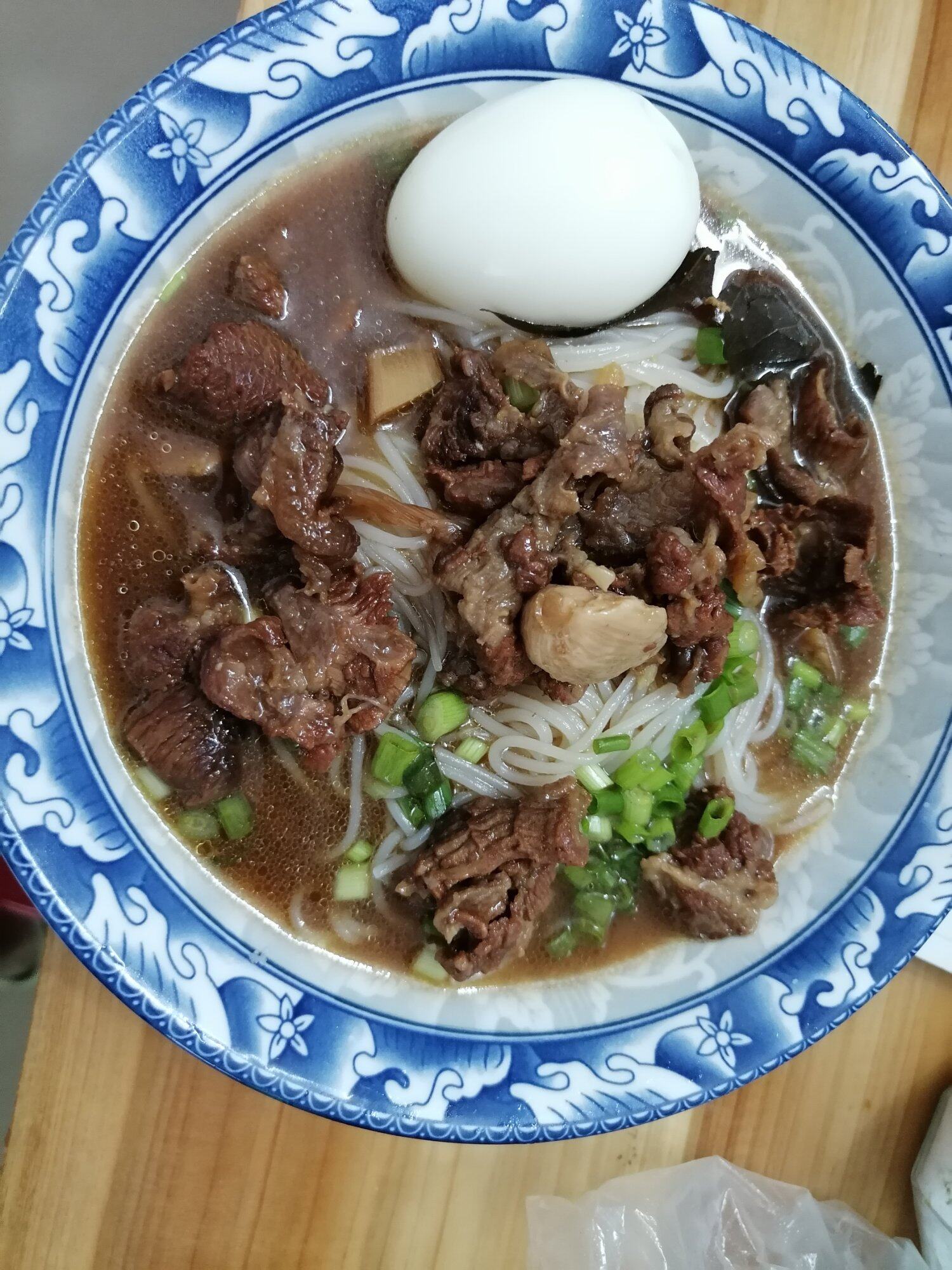 焖牛腩