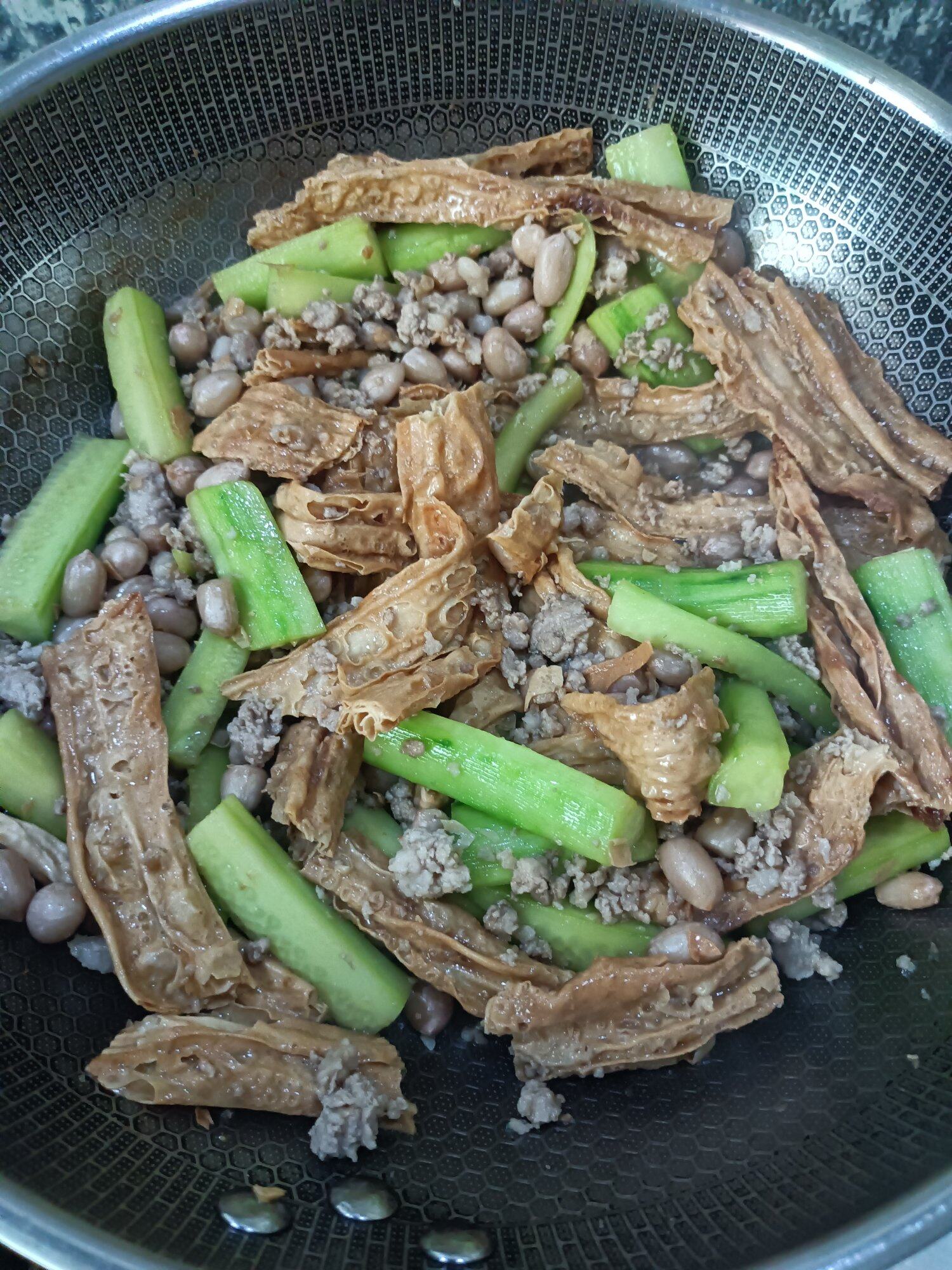 硬是把生活过成别人想要的样子