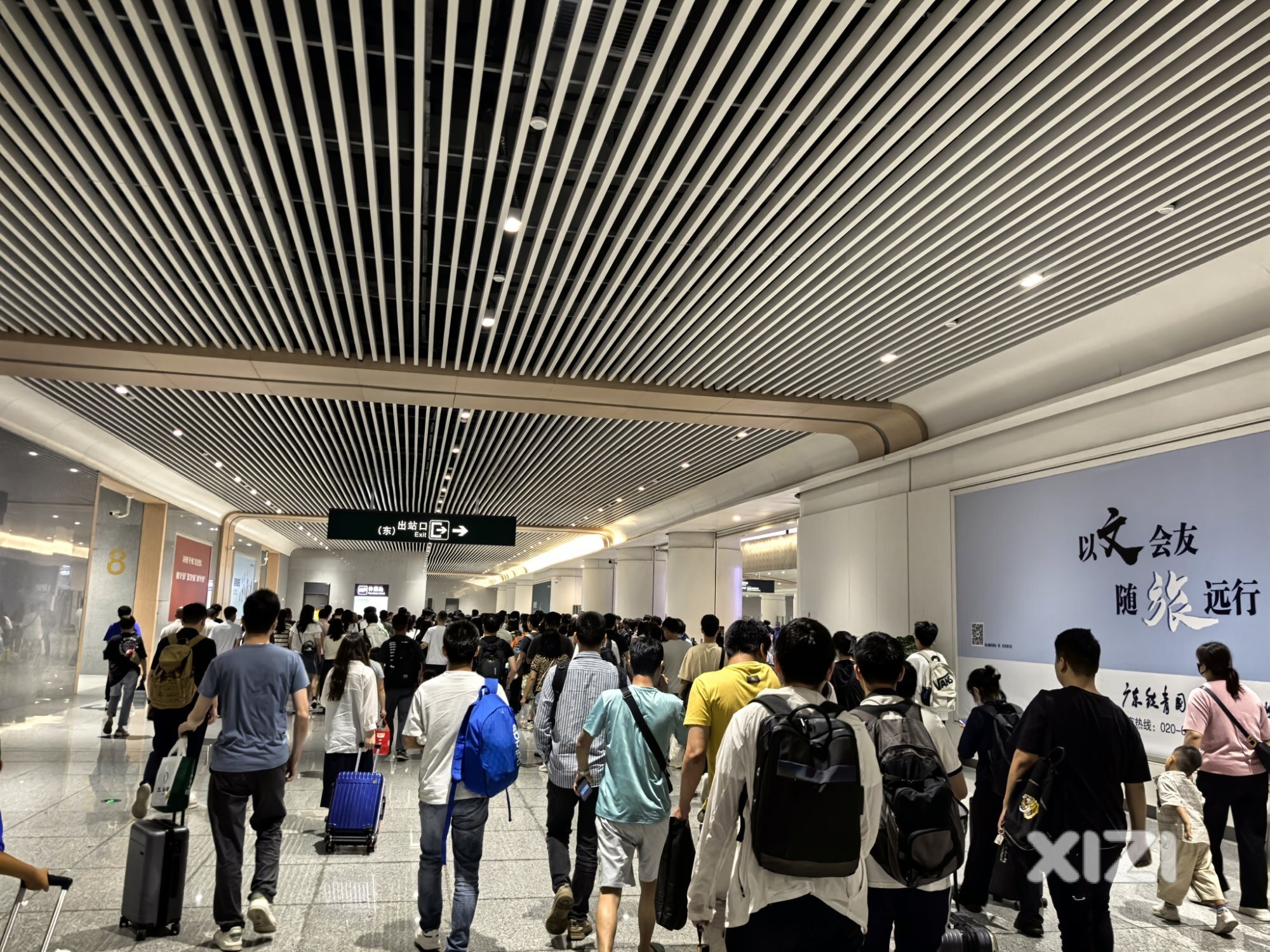 猜猜是哪个火车站出站通道！2024年5月19日晚21时多