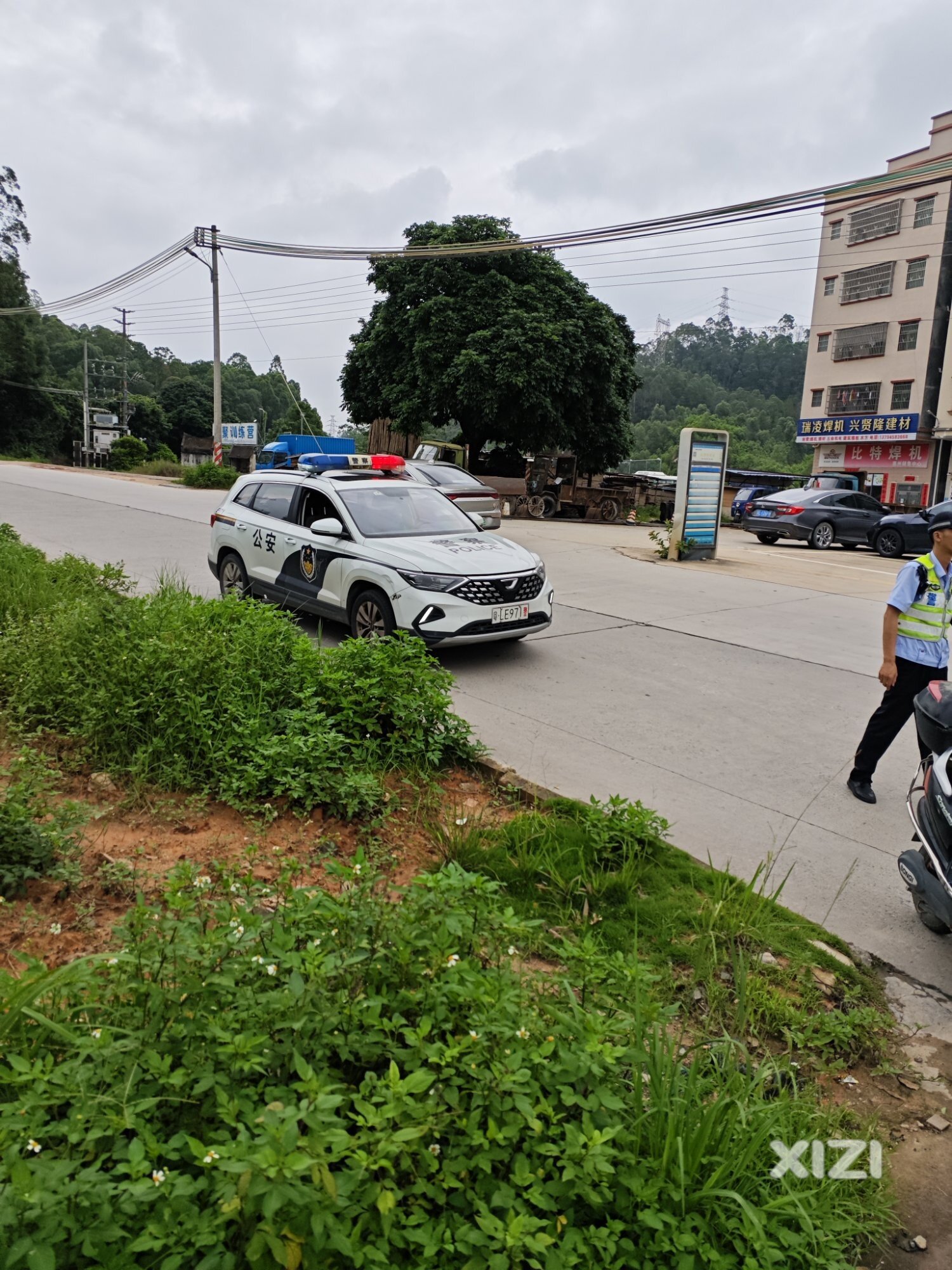 破财消灾，车屁股不小