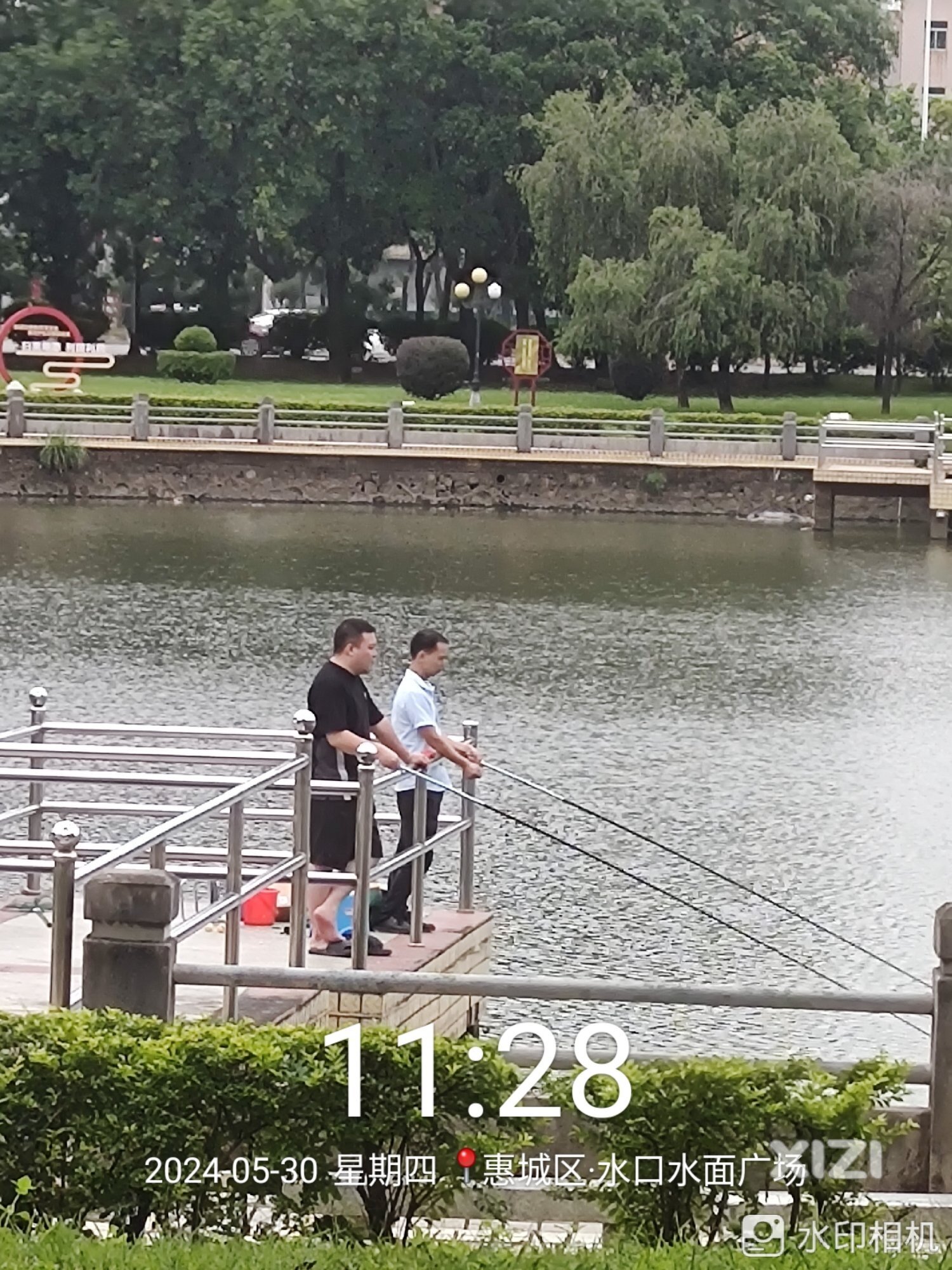 在水口街道办事处对面
