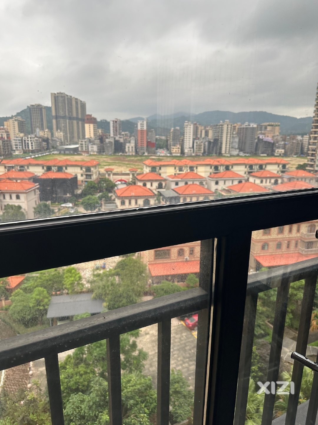 惠东吉隆中心城最繁华，紧靠着比亚迪汽车城