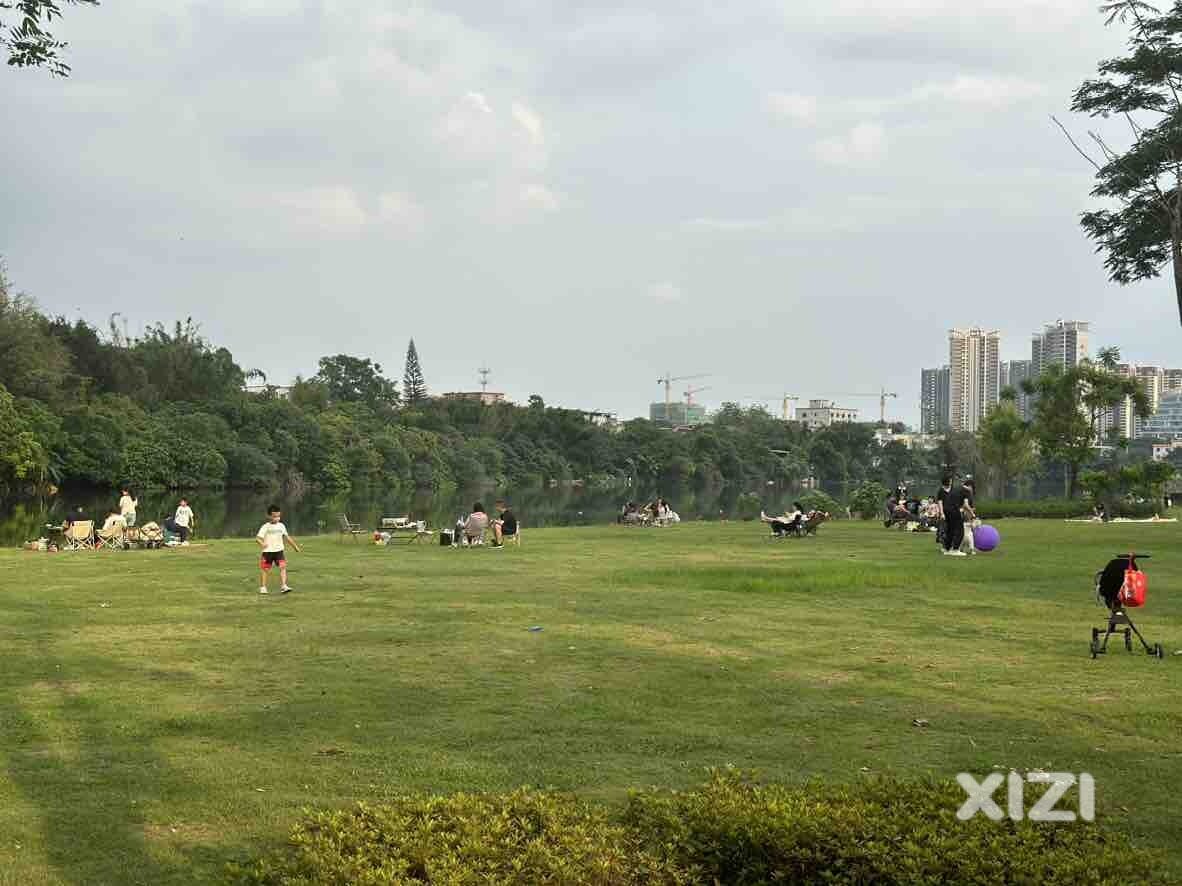 户外运动真舒服金山湖公园