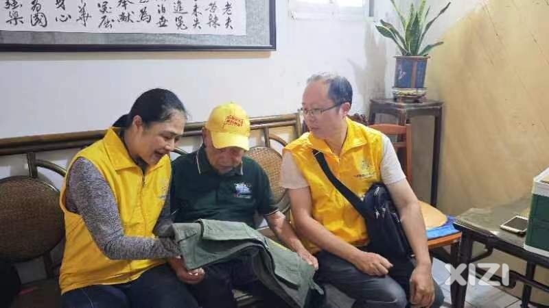 艾安琪情暖端午，慰问抗战的老兵
