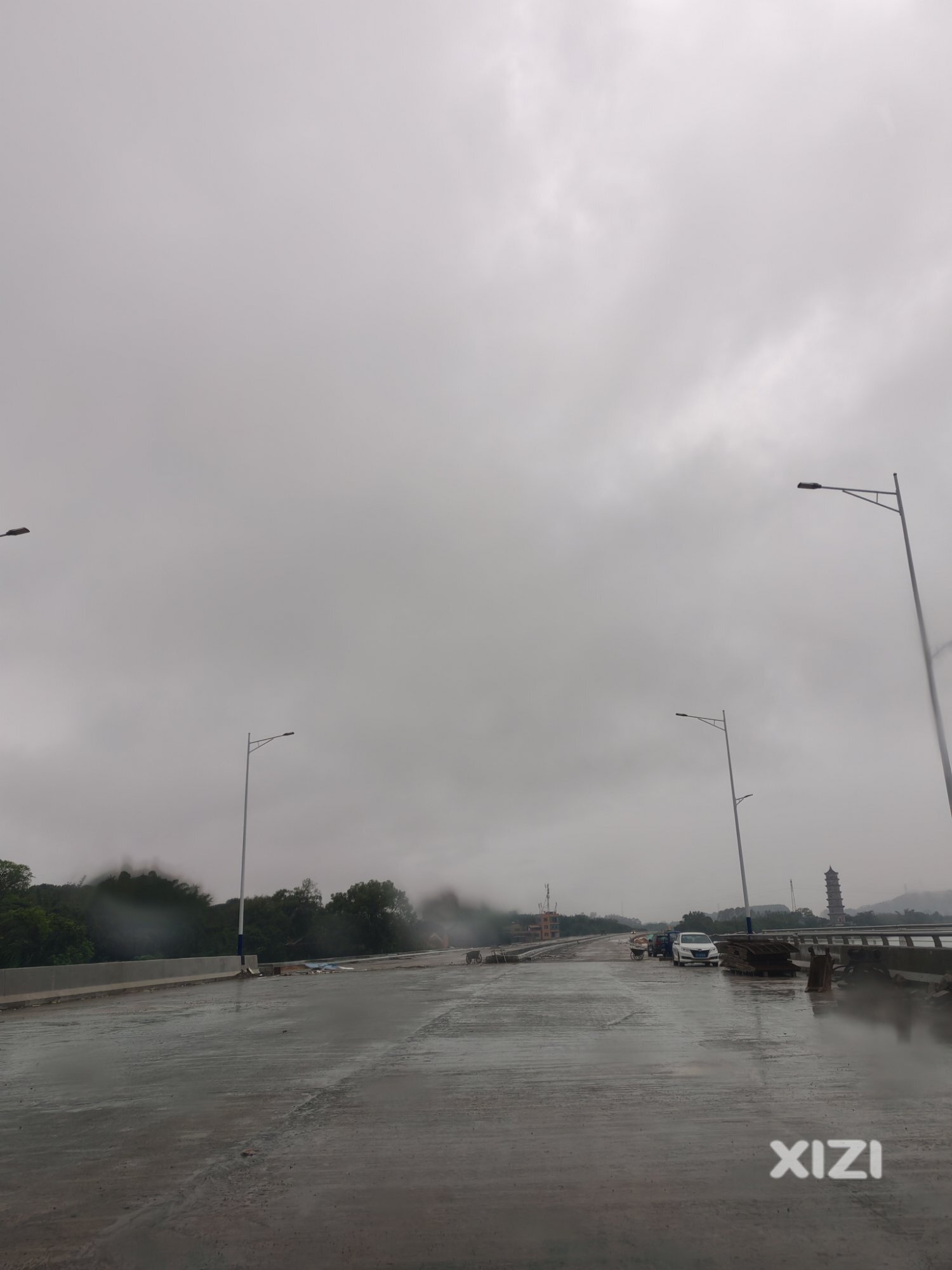 下雨天，走了趟预计年内通车的环城路