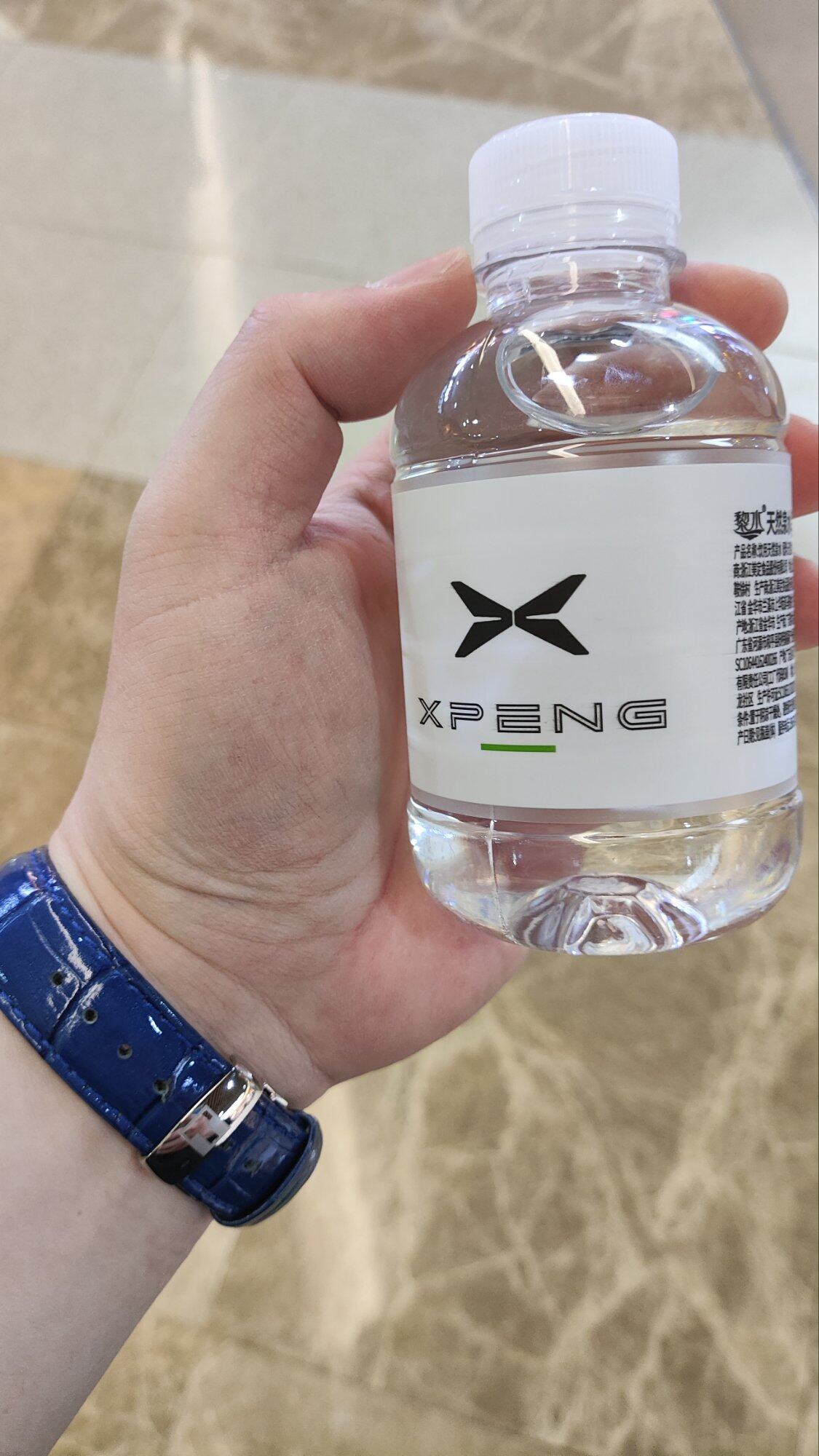 这家伙比我还可爱