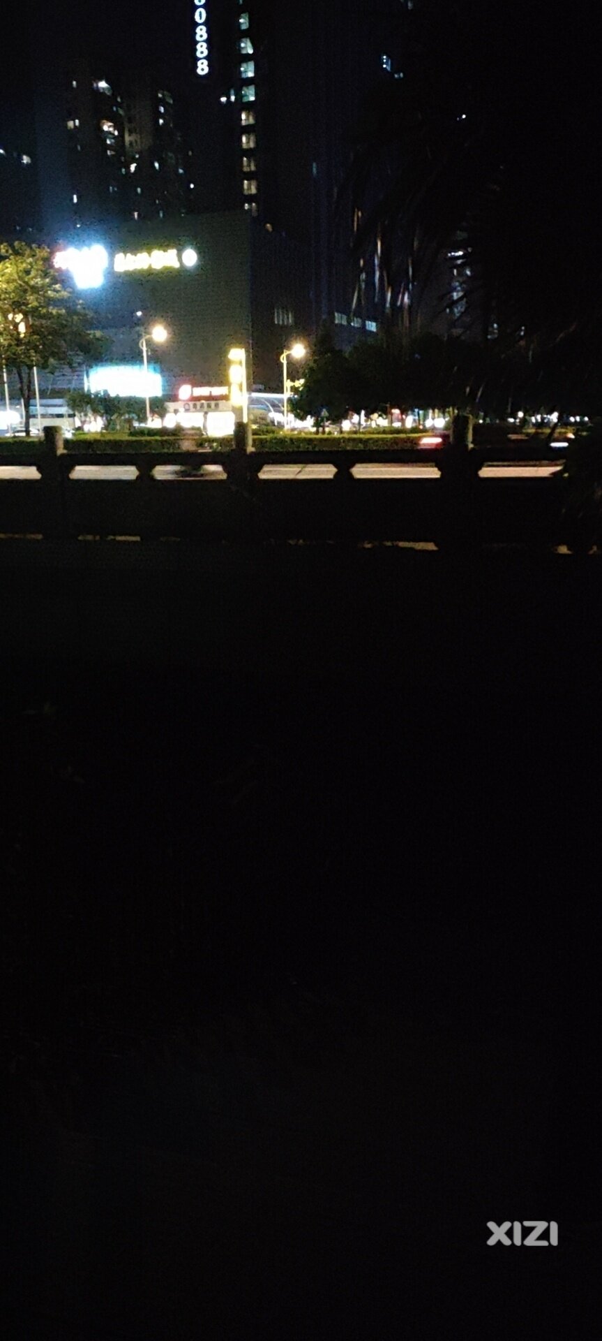 惠州城区三环天虹过街道，灯坏