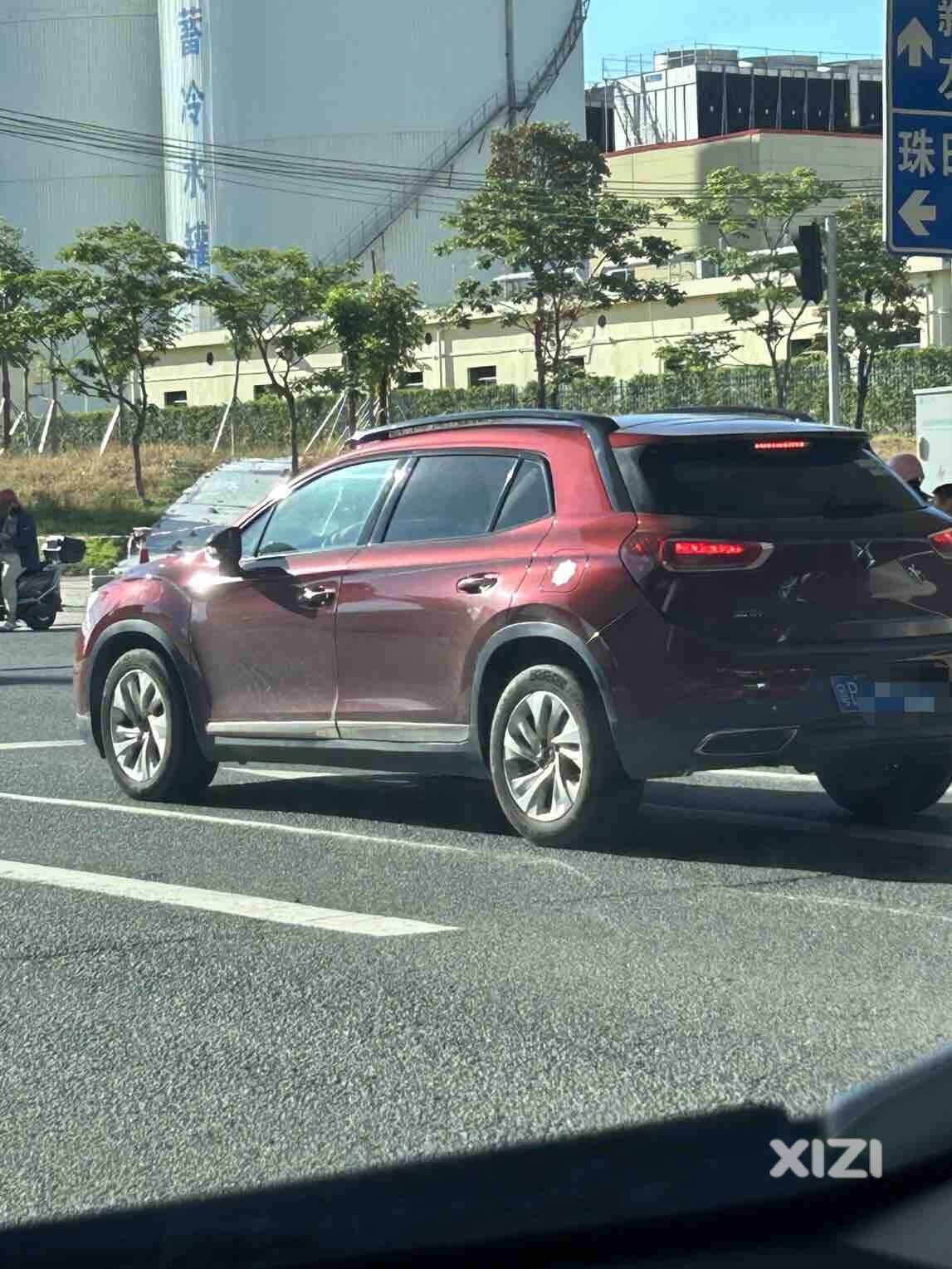 这辆粤B车主，是车牌