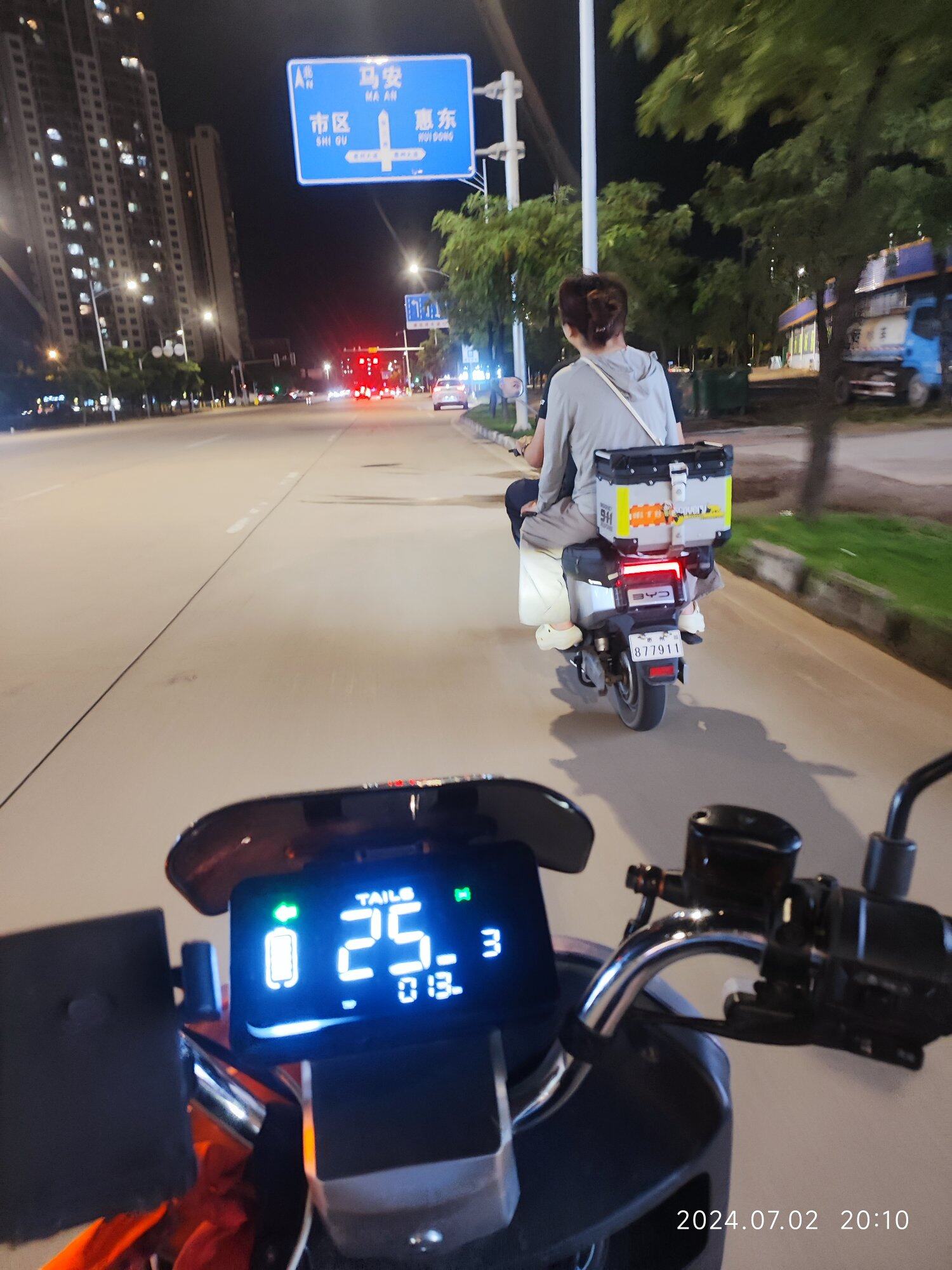 三观正的人挺少的，很多人只是观点上三观正，行为还是差很多