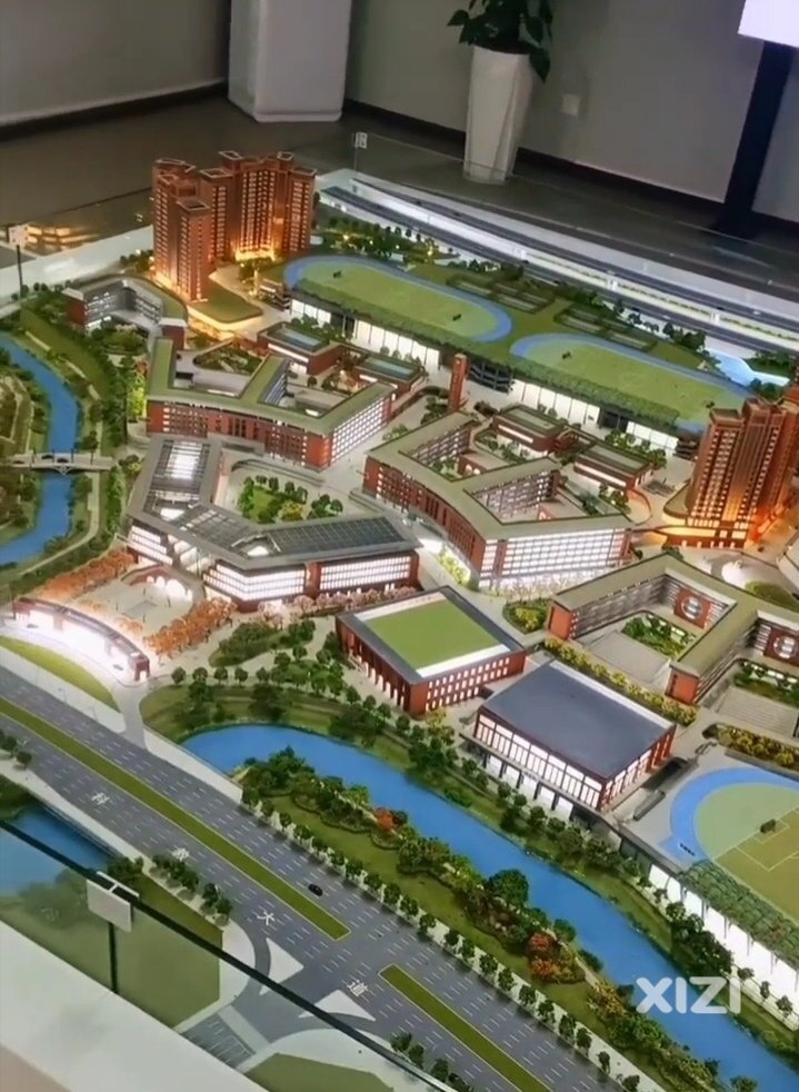 惠东临深吉隆深圳第二深汕高级中学已建成，该校美国斯坦福大学设计