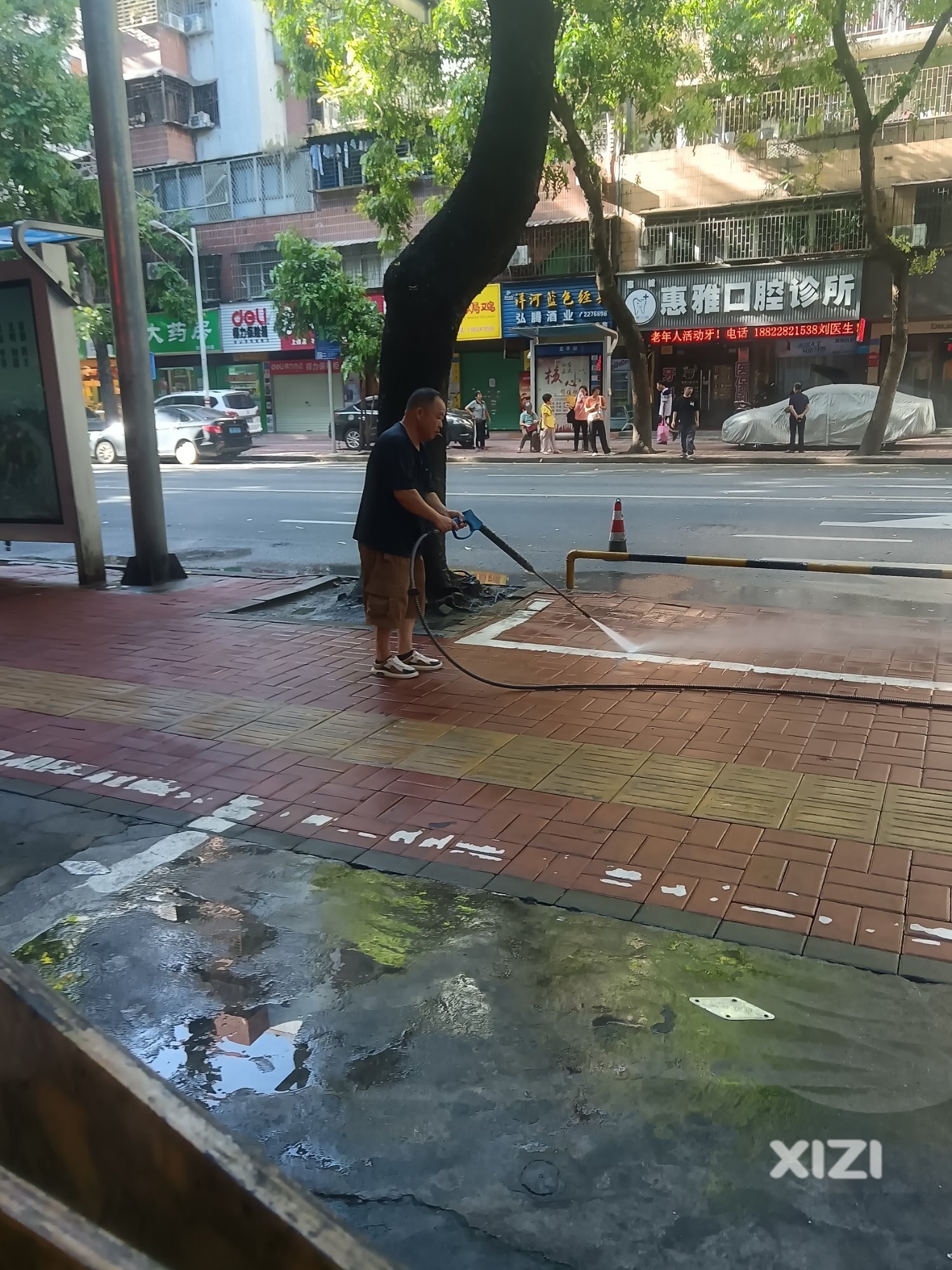 给环卫工人点赞！惠州加油！