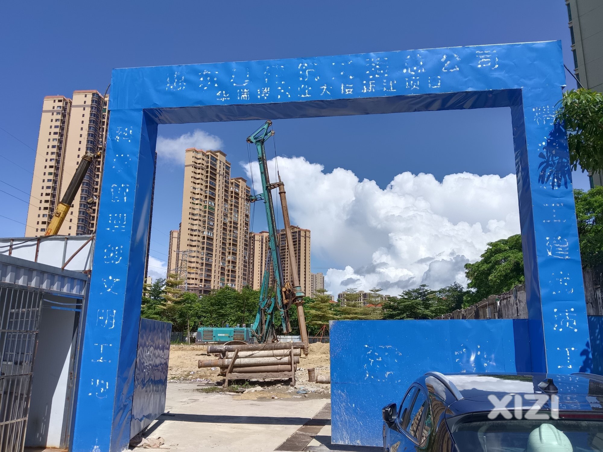 除了惠湾大厦建设难。华侨城CBD第3座大厦锦益大厦施工中了