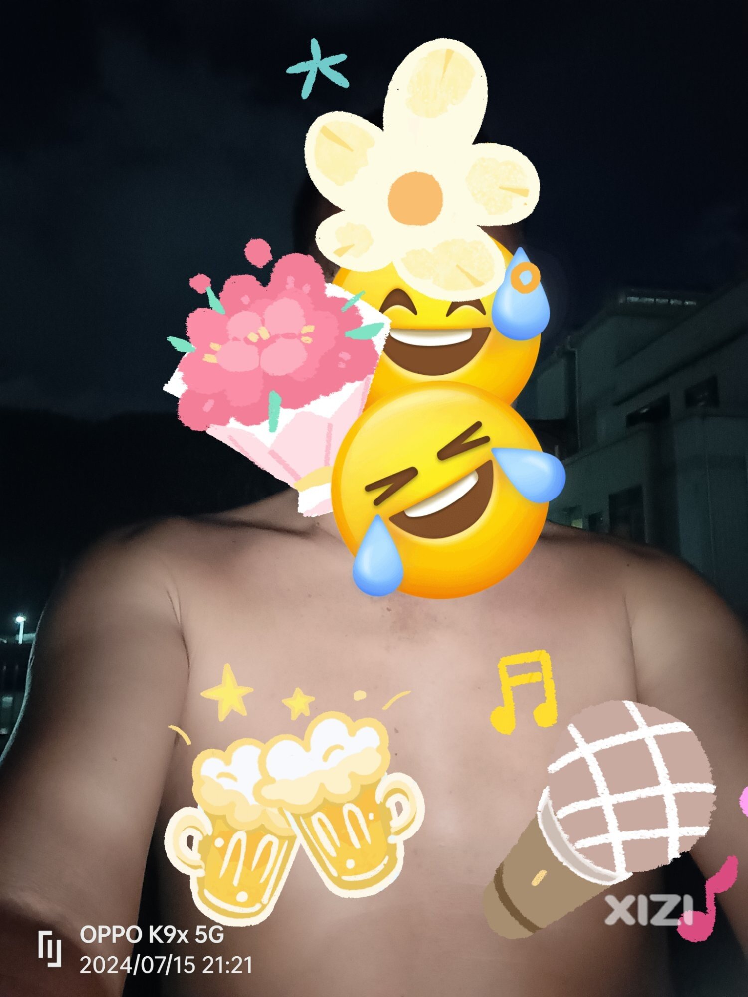 在自家阳台赤裸上身违法吗？？？