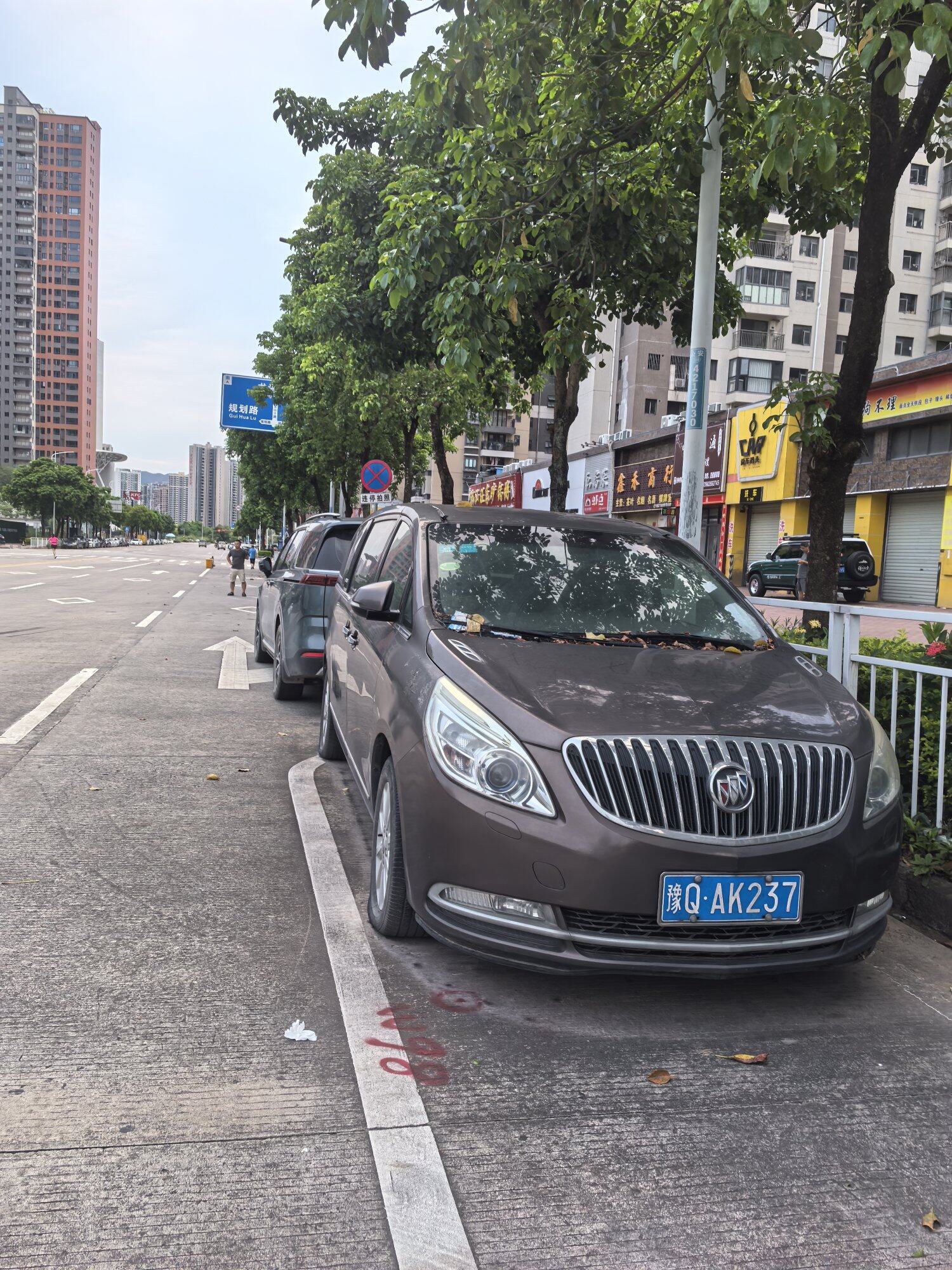 谁知道车主是否安好，疫情过去了车依然停在路边