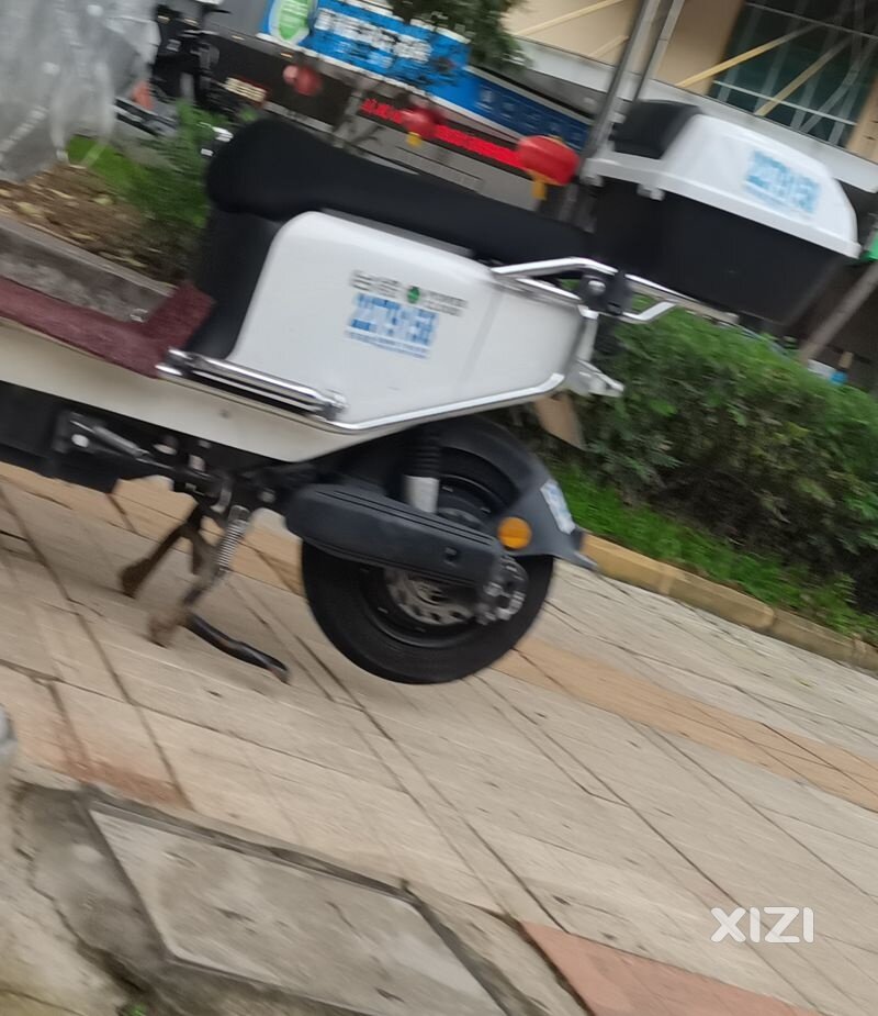 电动车上的小广告