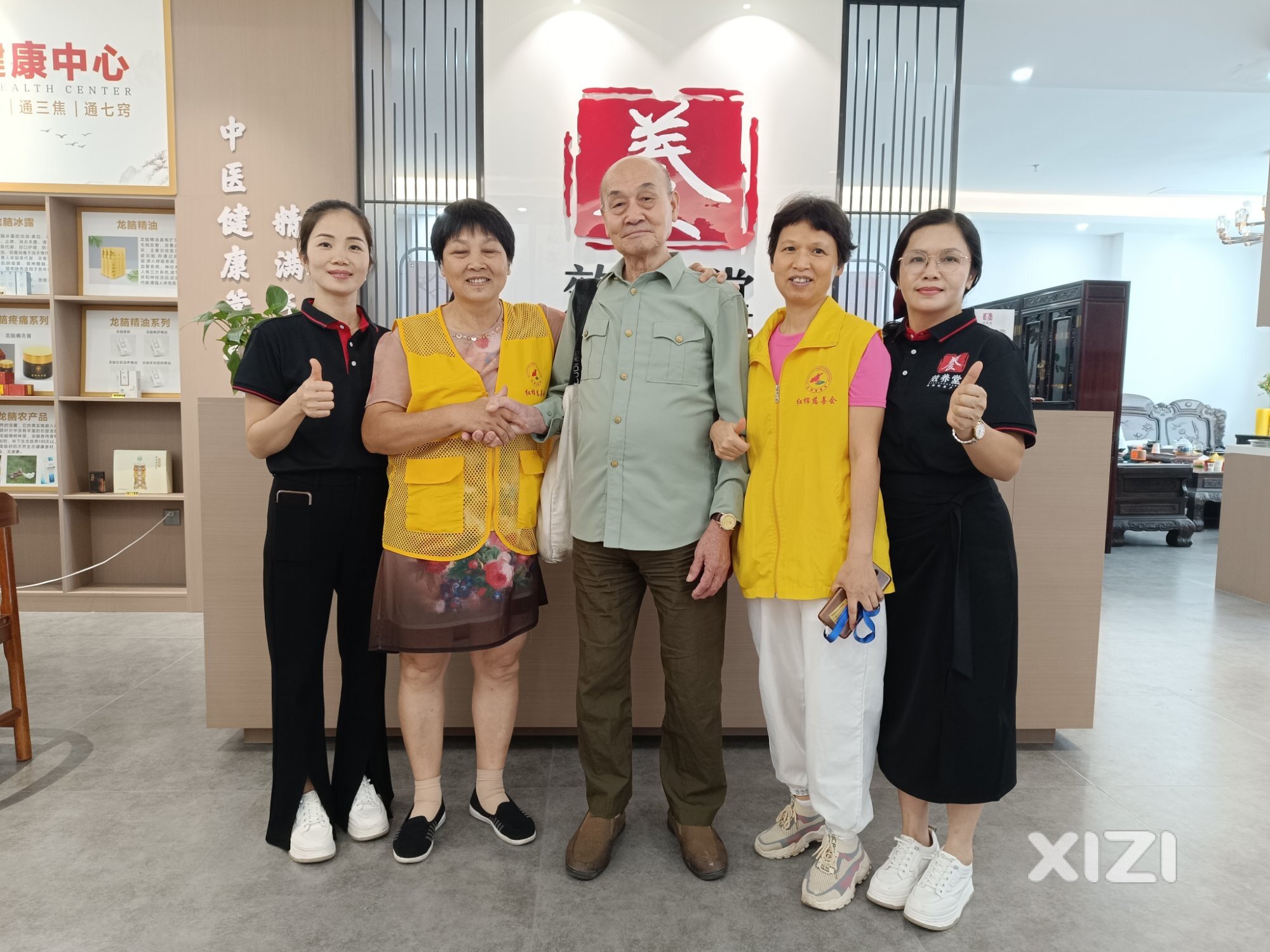 关爱老兵，共庆八一：一场温暖而意义非凡的座谈会