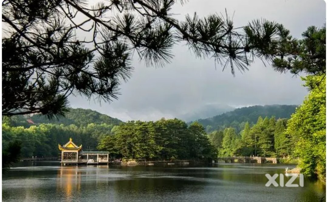 庐山没有惠州西湖美，但是避暑胜地还是庐山。