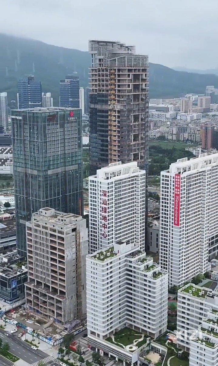 东恒大厦封顶了