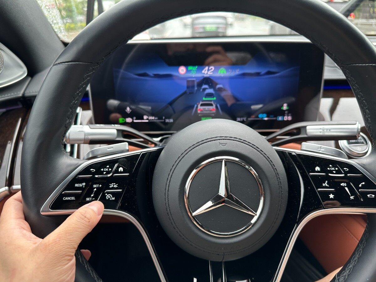 22款奔驰S400商务型升级P20智能驾驶辅助系统，驾驶轻松行车安全提升