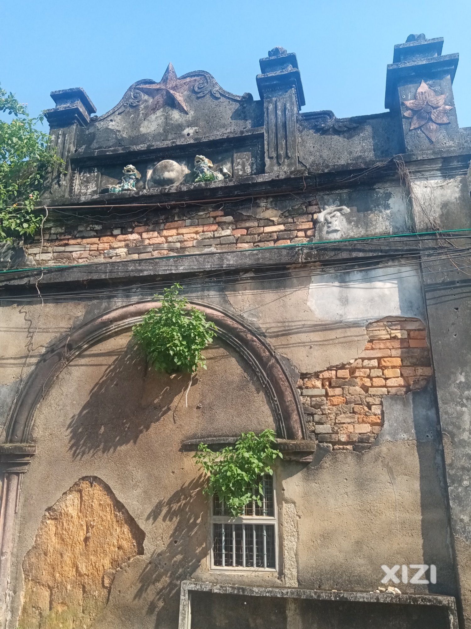 一直很好奇当时洋楼建筑风格，位于惠东吉隆某个村子